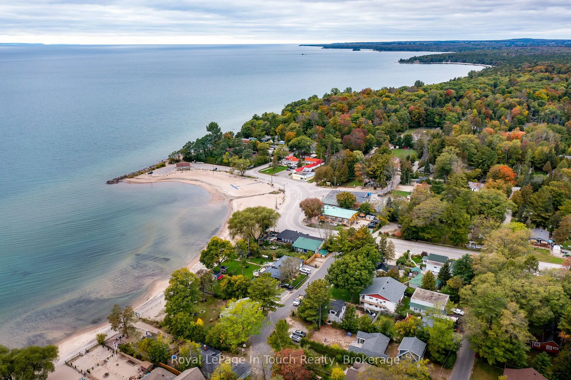 8 TINY BEACHES Road S