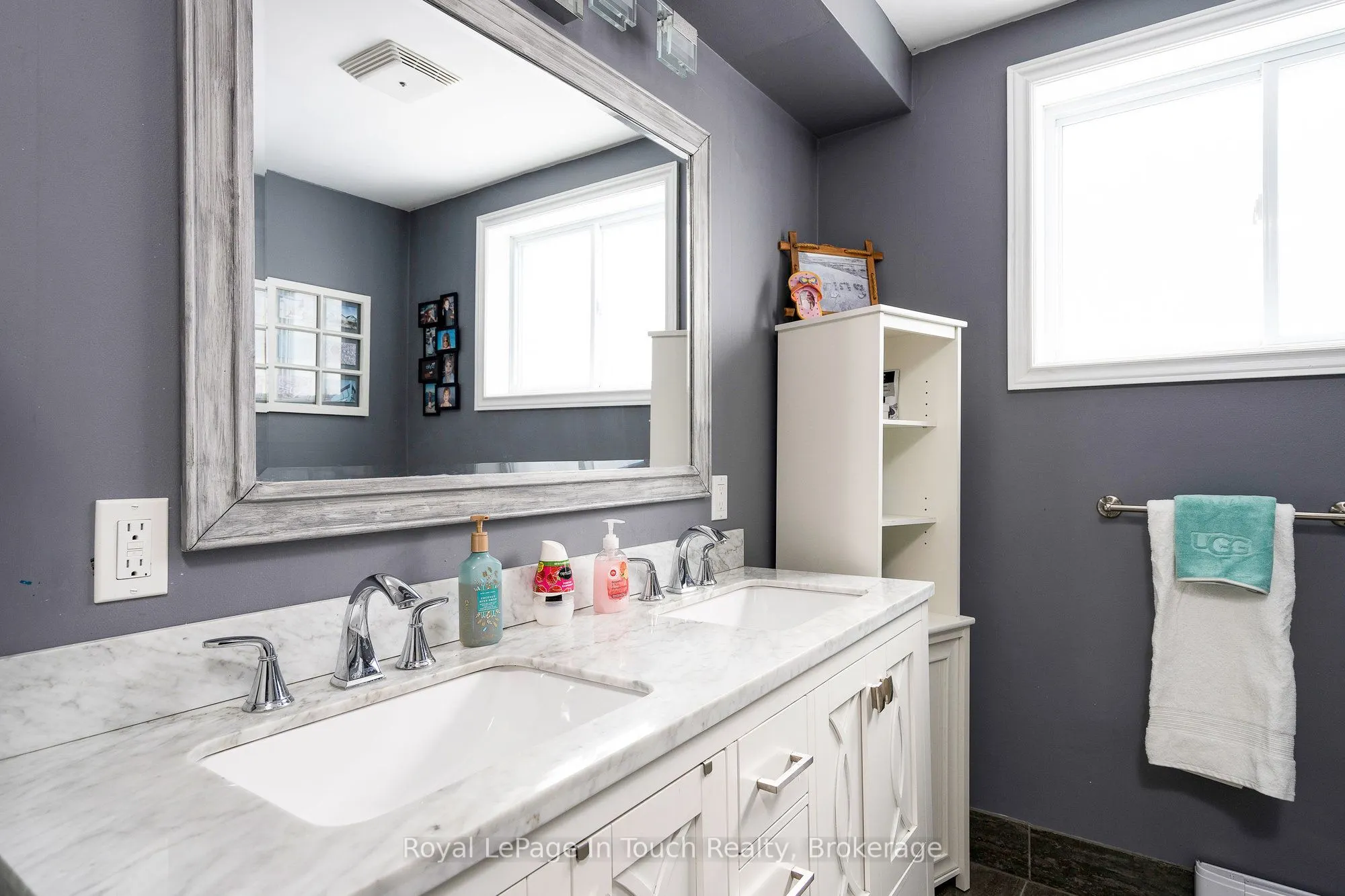8 TINY BEACHES Road S