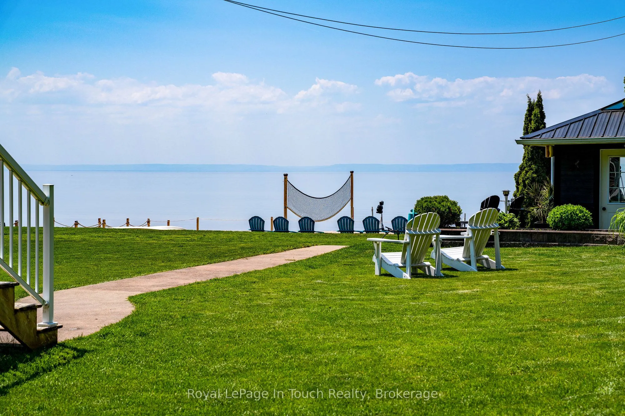 8 TINY BEACHES Road S