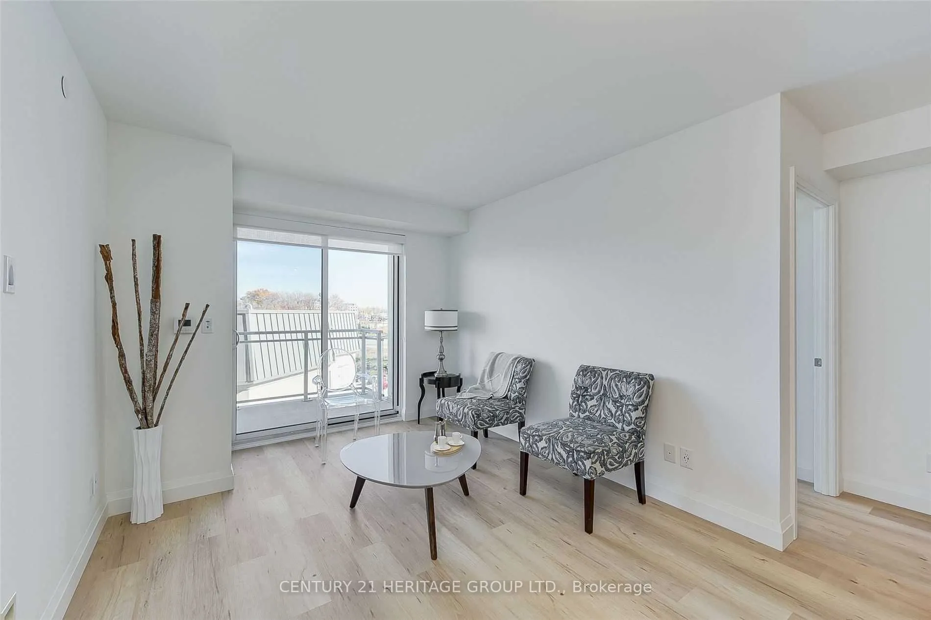 58 Lakeside Terrace #808