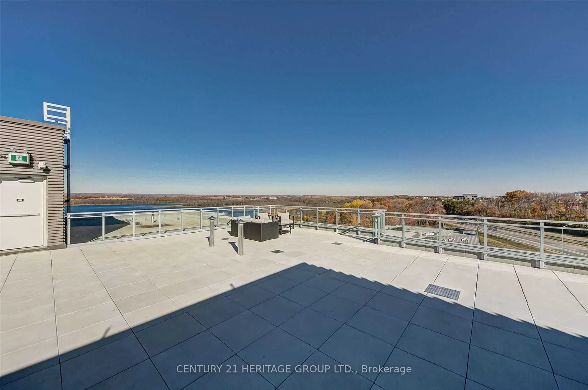 58 Lakeside Terrace #808