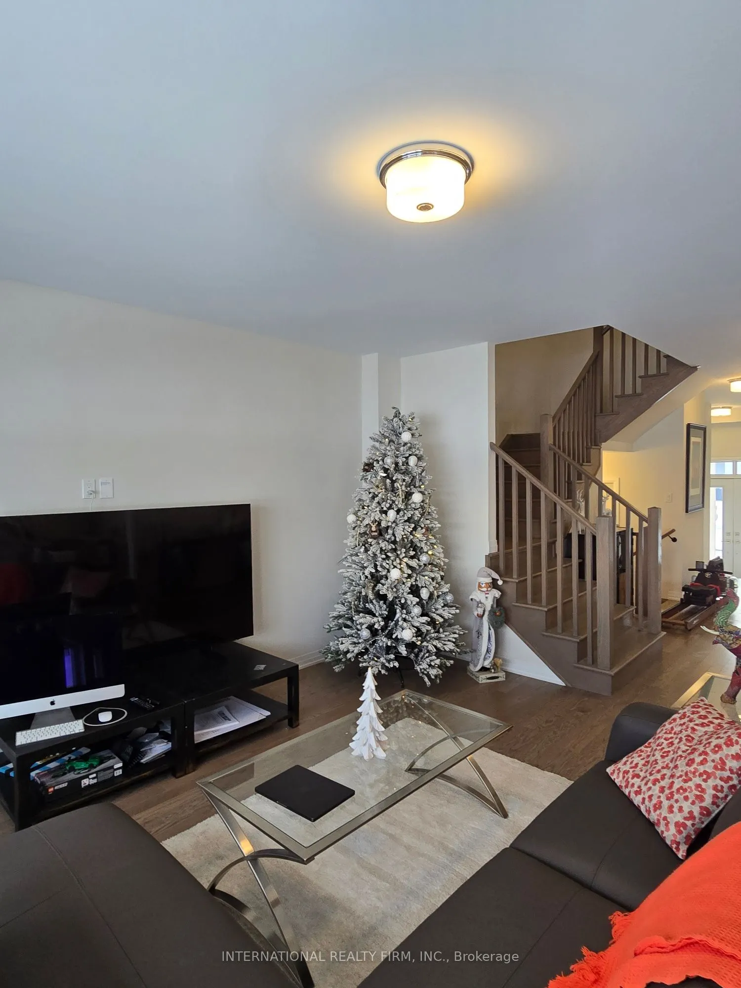 3715 Quayside Drive