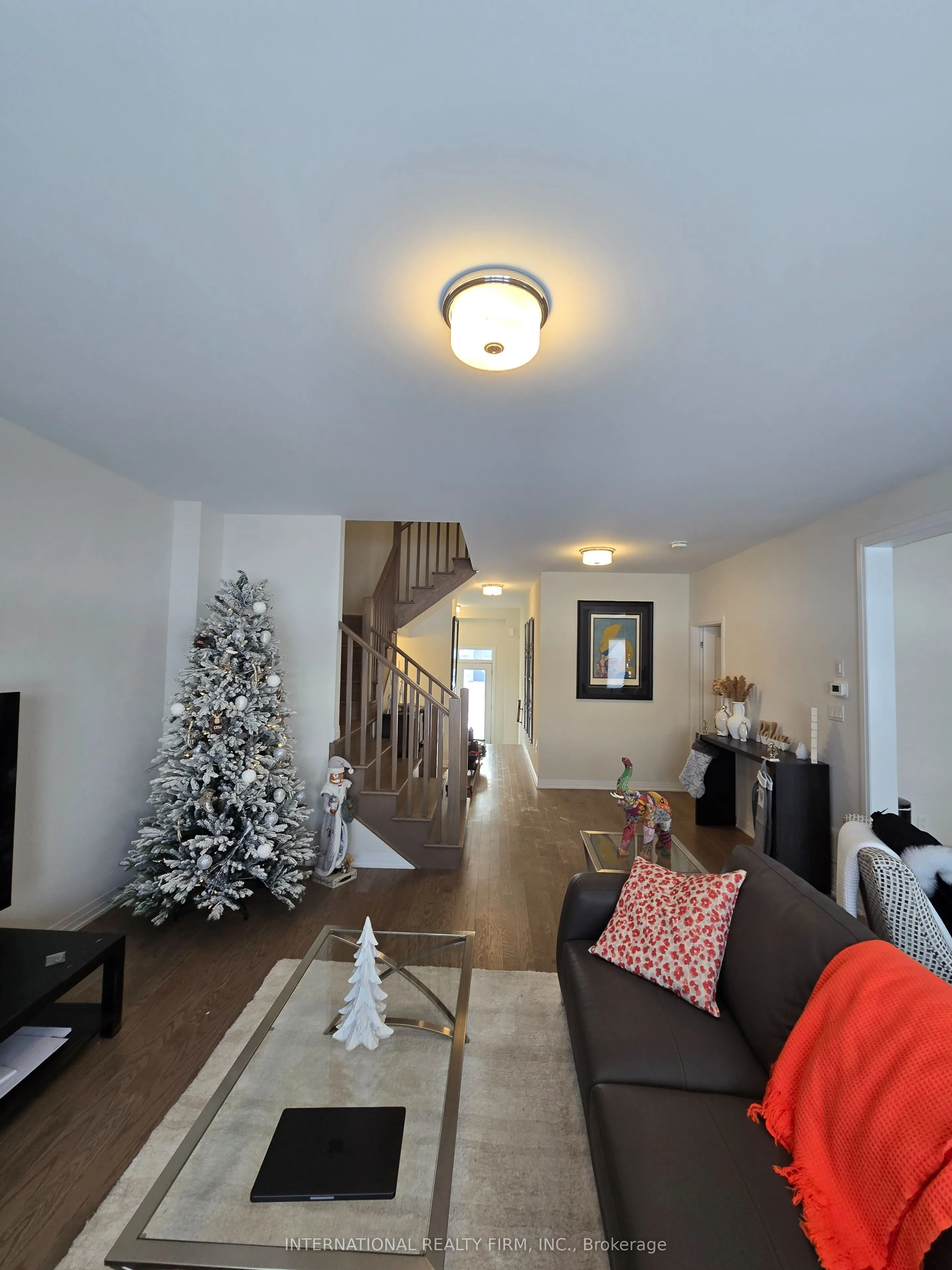 3715 Quayside Drive