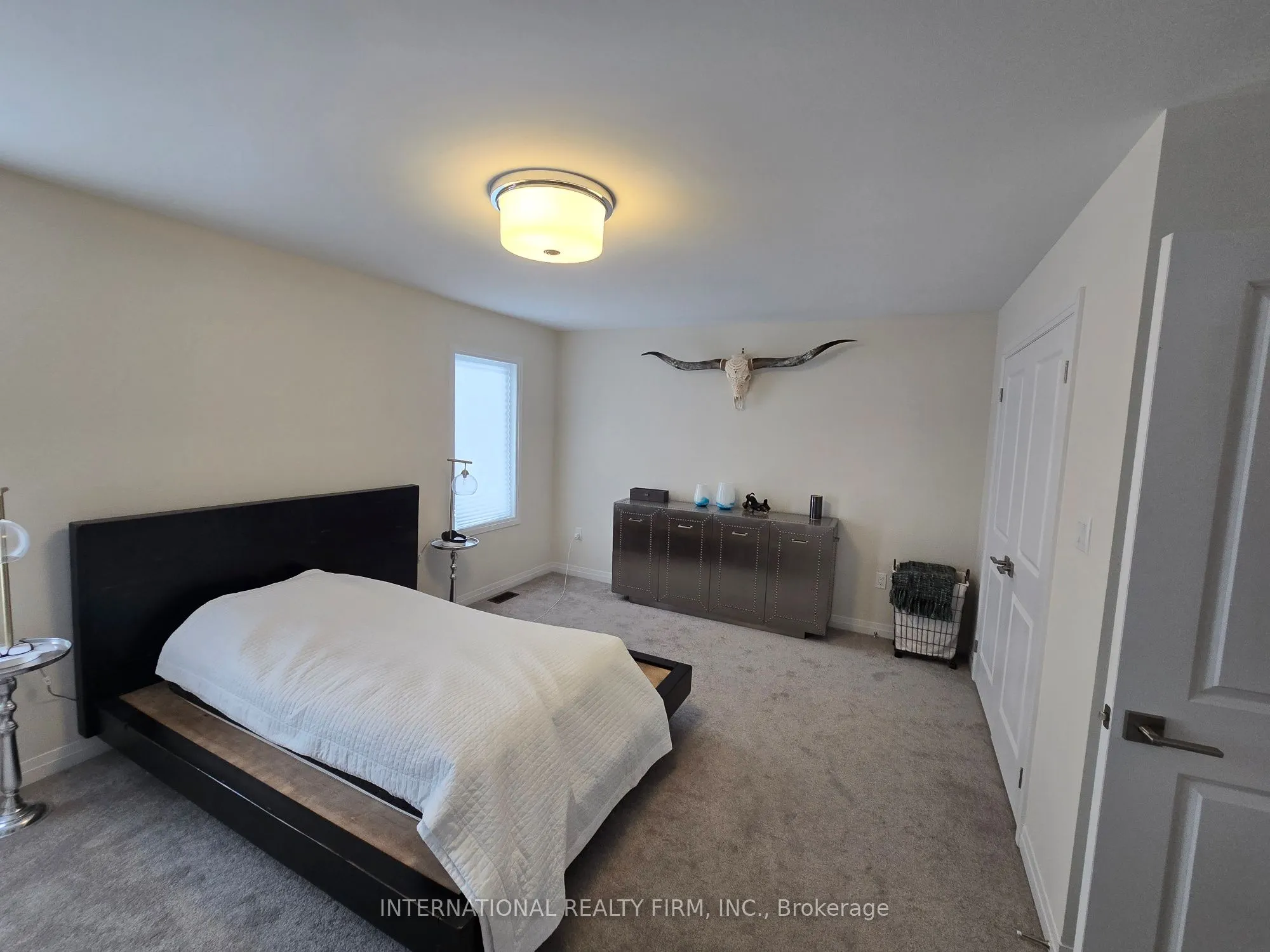 3715 Quayside Drive