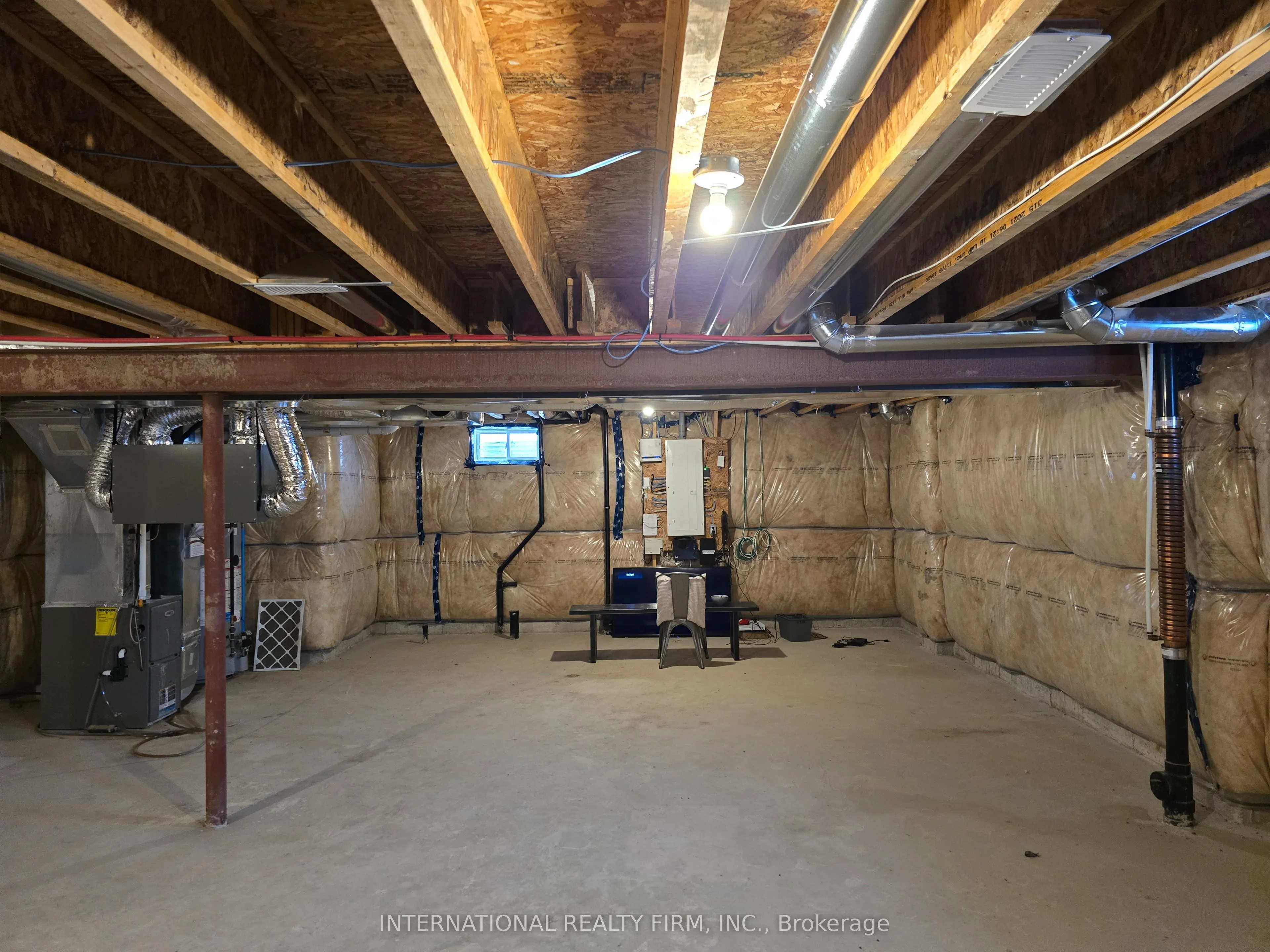3715 Quayside Drive