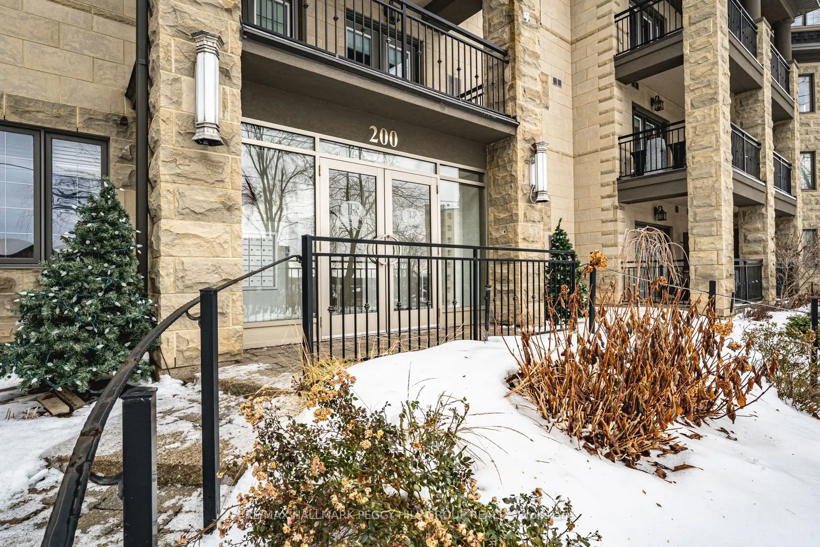 200 Collier Street #104