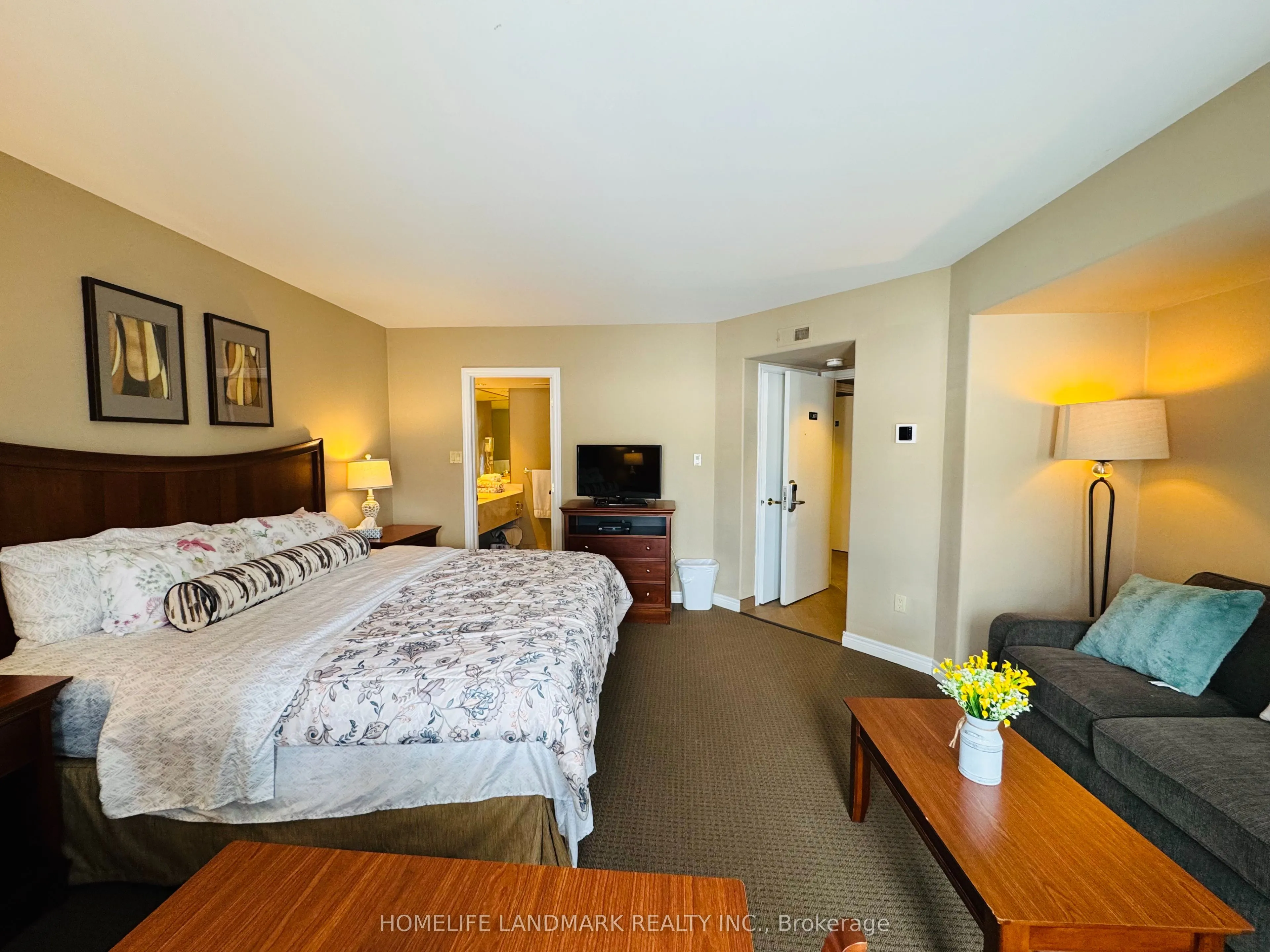 90 Highland Drive #2076-77