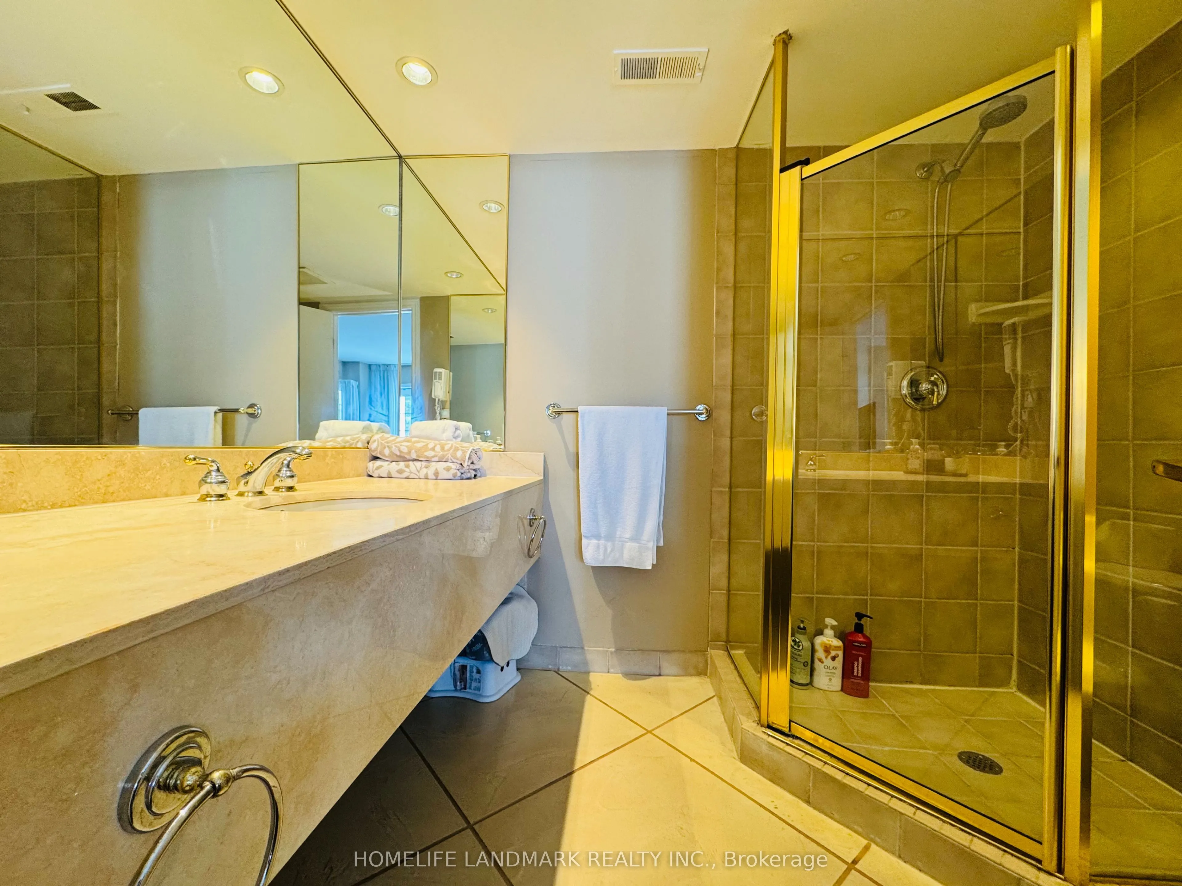 90 Highland Drive #2076-77