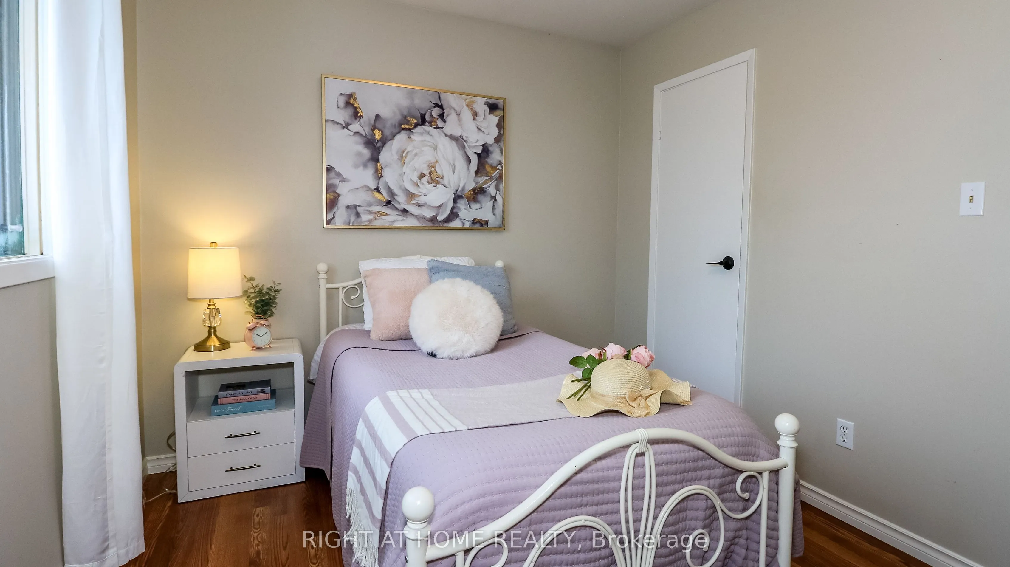 1059 Glen Mhor Crescent