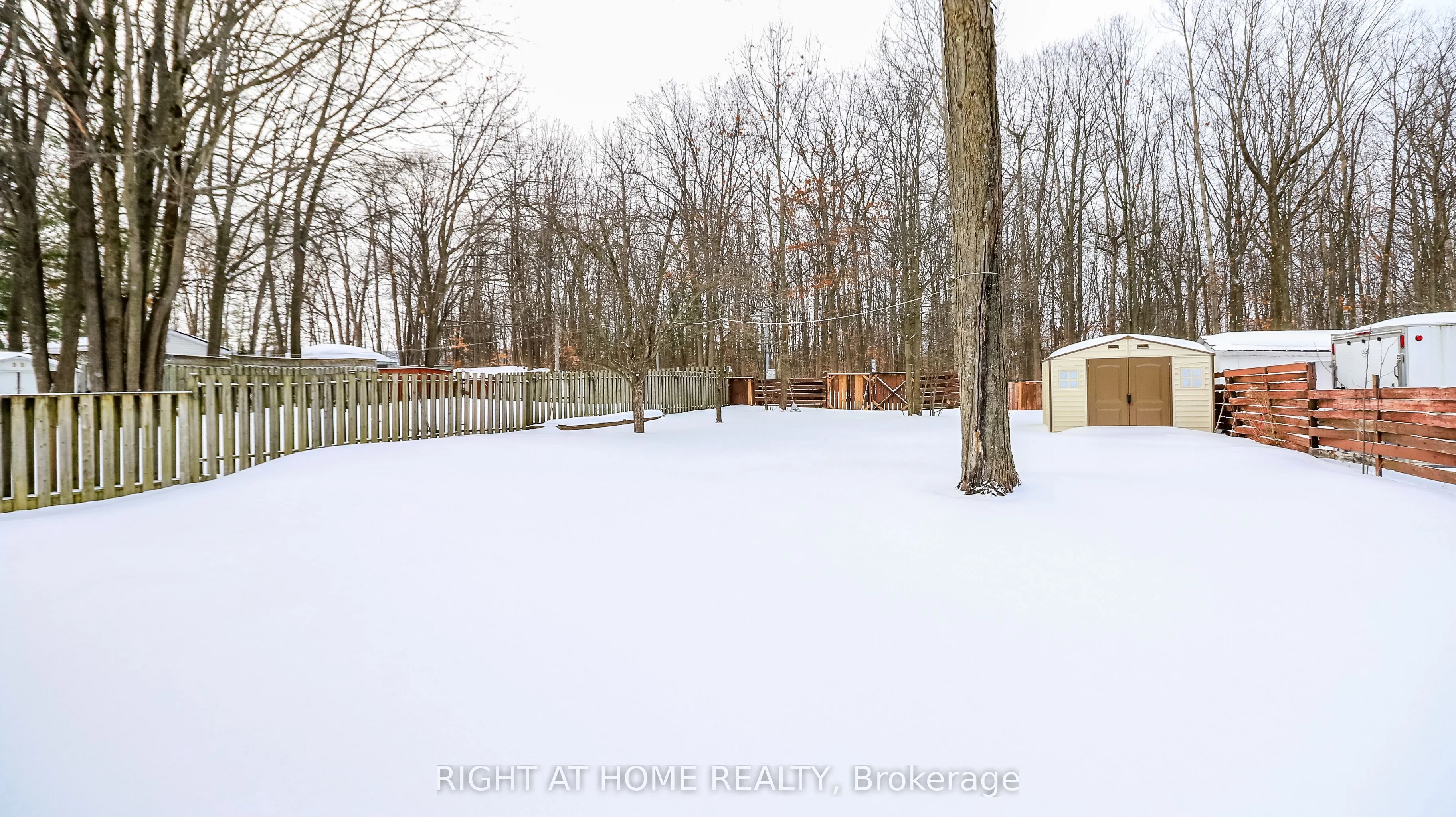 1059 Glen Mhor Crescent