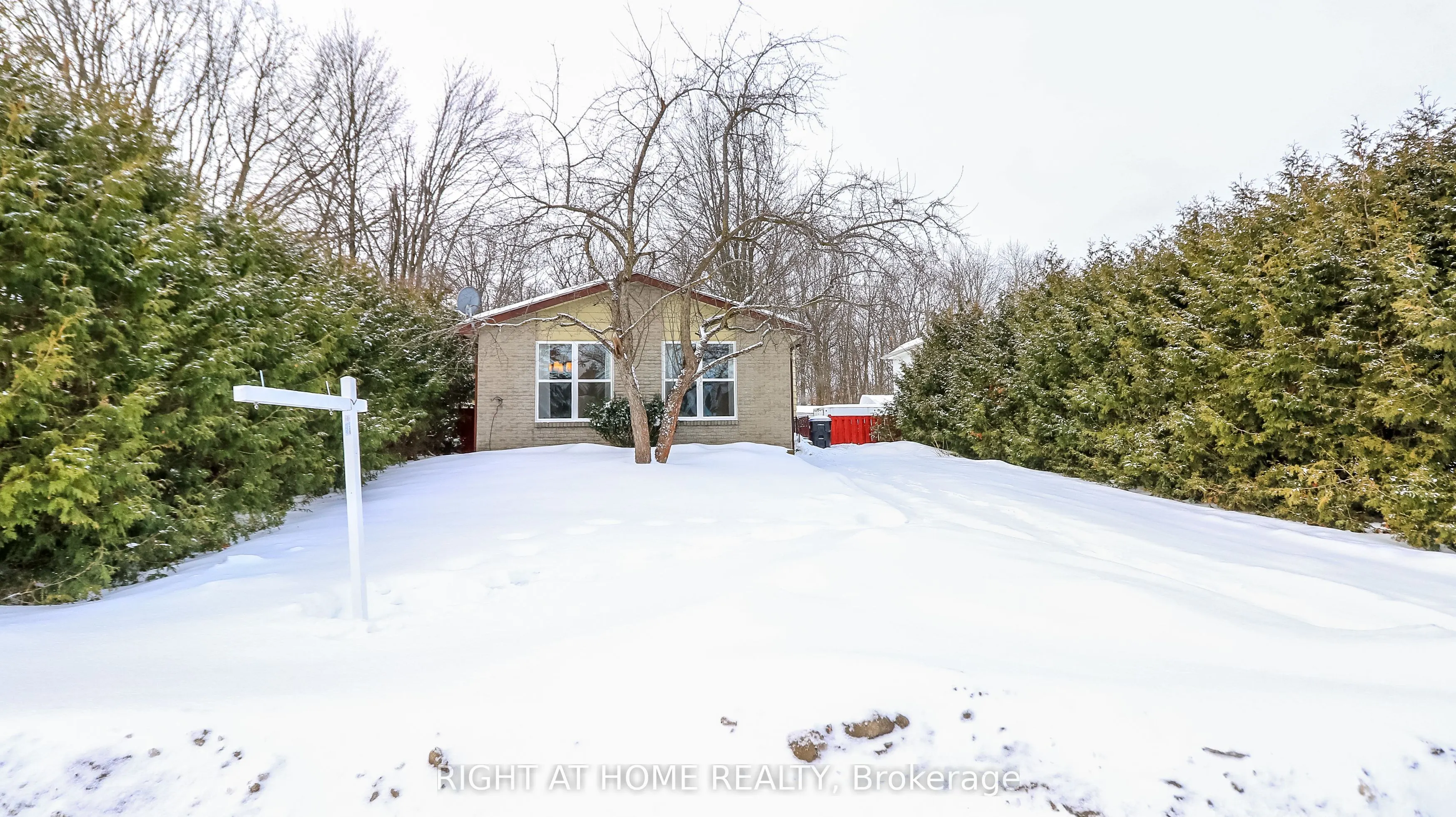 1059 Glen Mhor Crescent