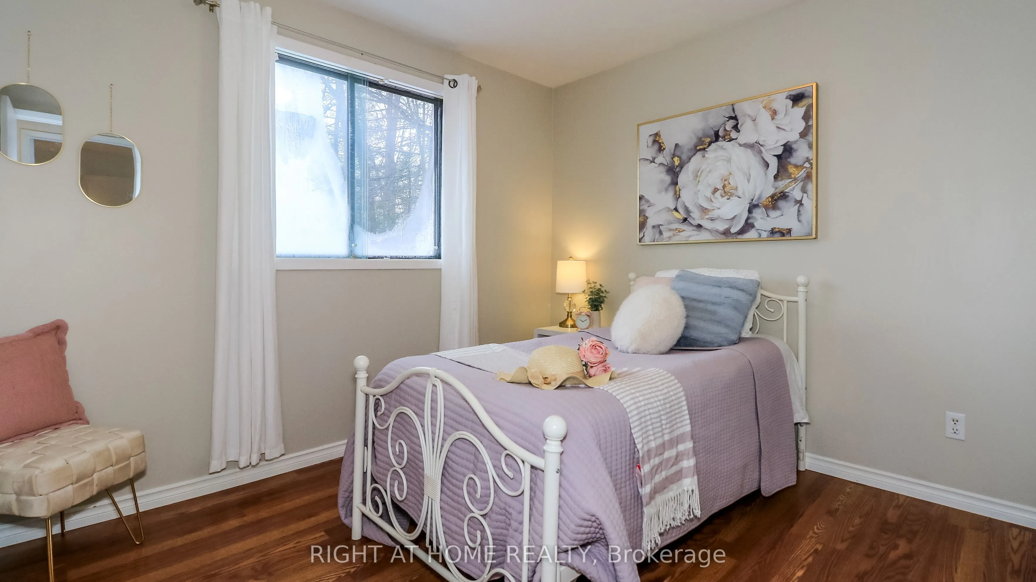 1059 Glen Mhor Crescent