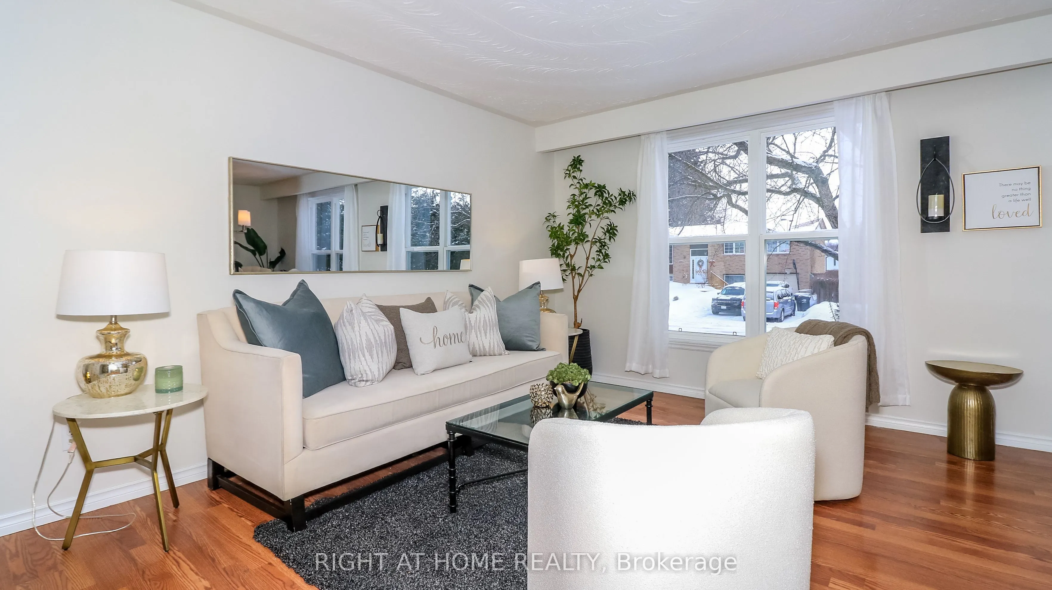 1059 Glen Mhor Crescent