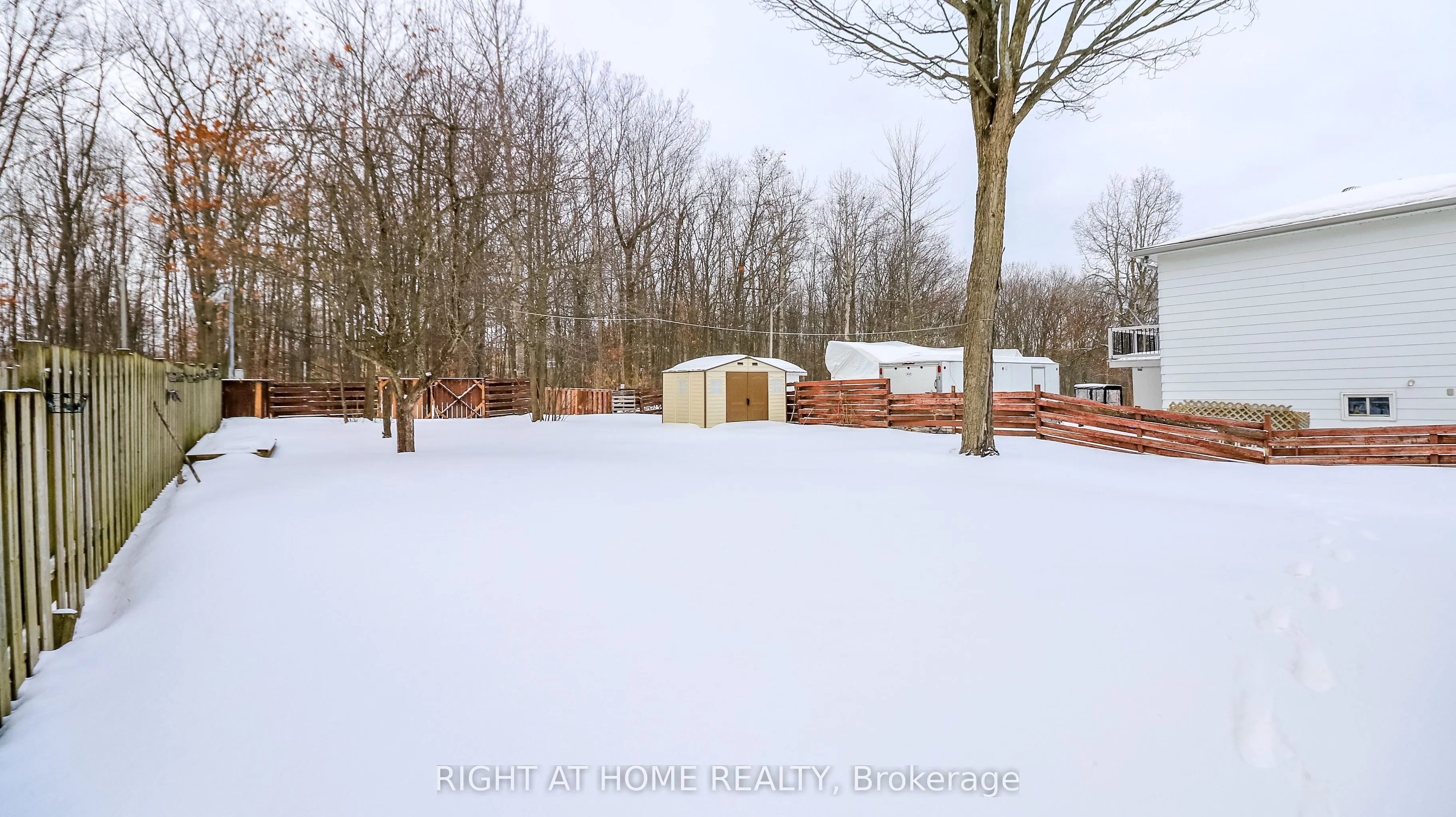 1059 Glen Mhor Crescent