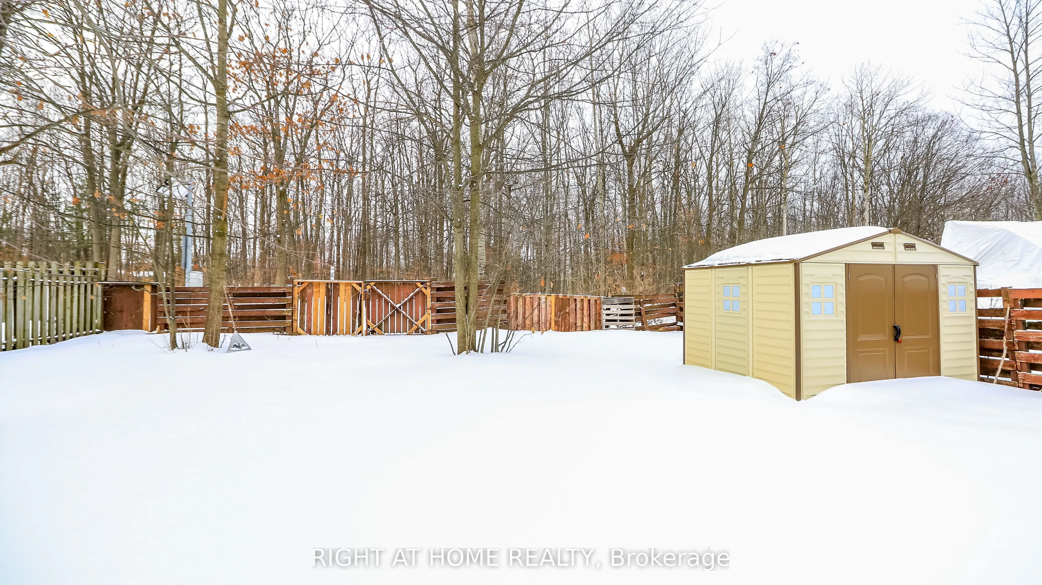 1059 Glen Mhor Crescent