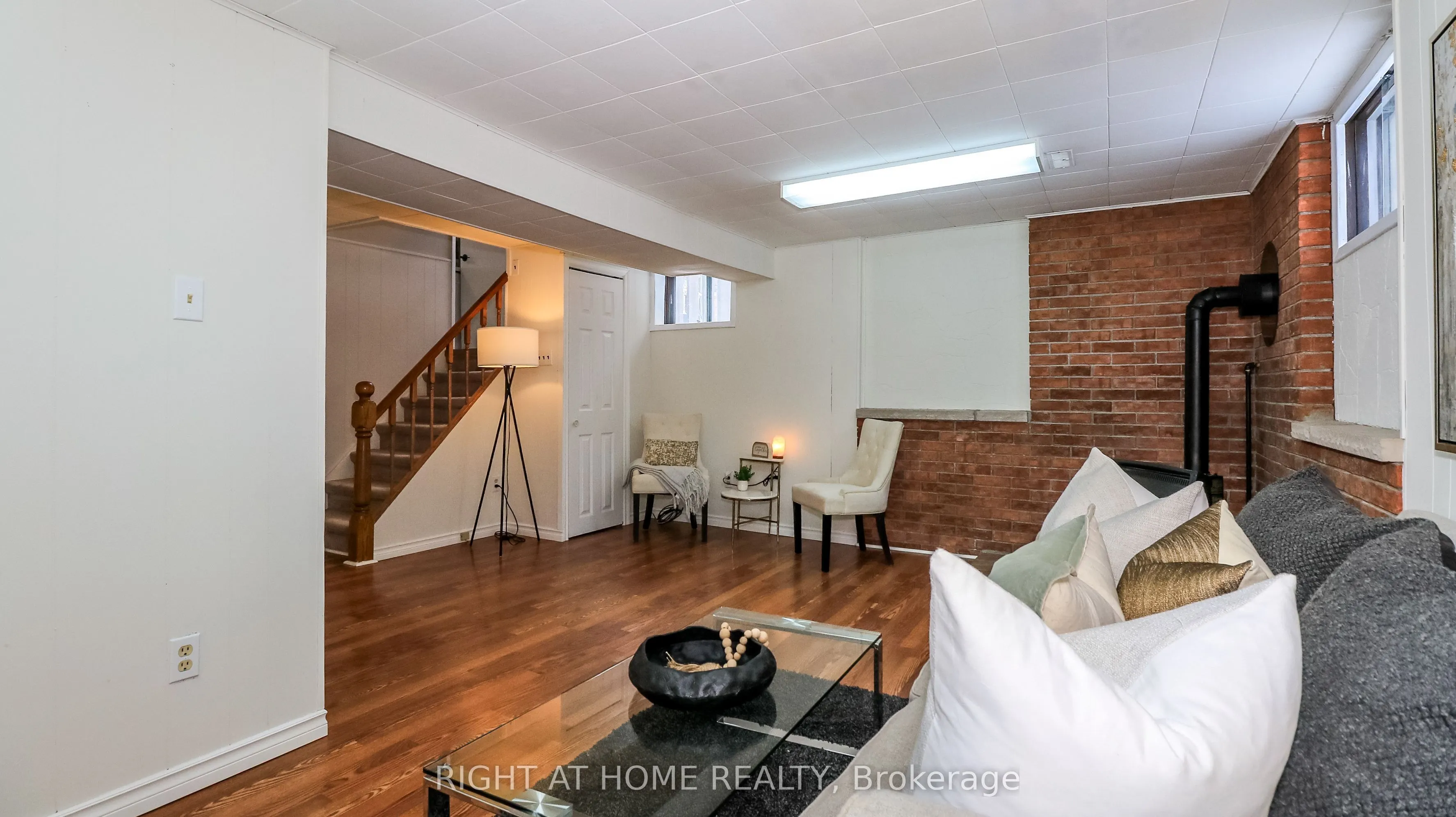 1059 Glen Mhor Crescent