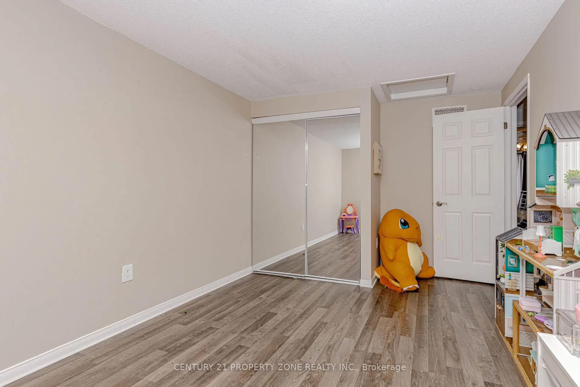 13 White Elm Road