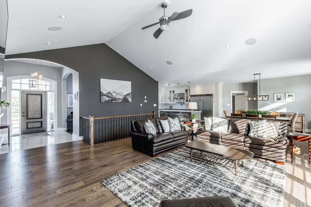 25 MENNILL Drive