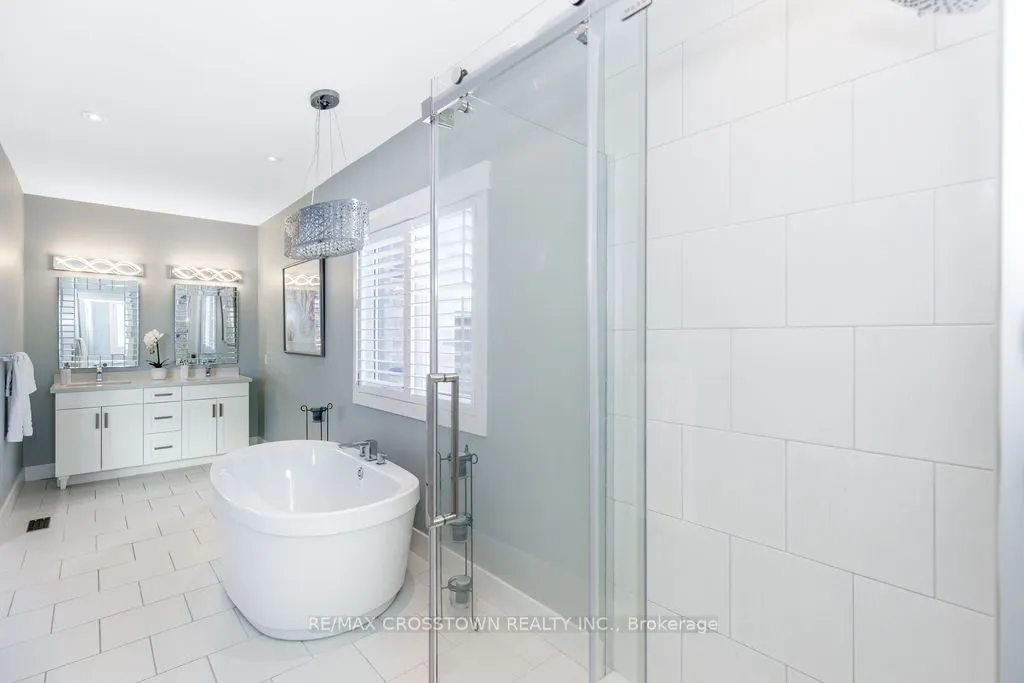 25 MENNILL Drive