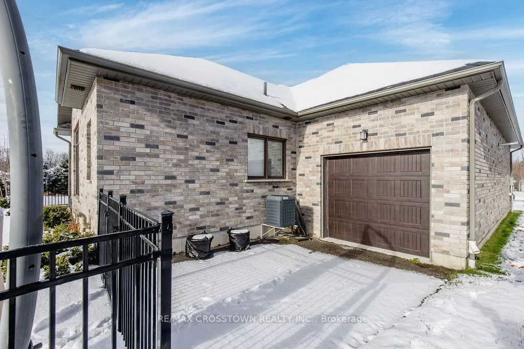 25 MENNILL Drive