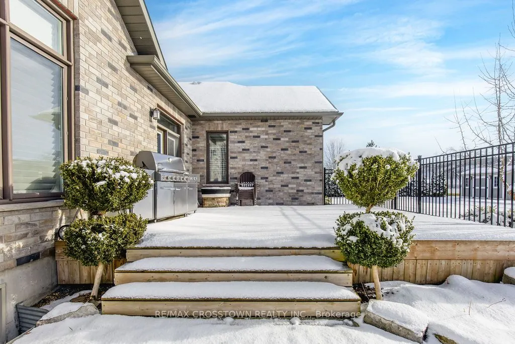 25 MENNILL Drive