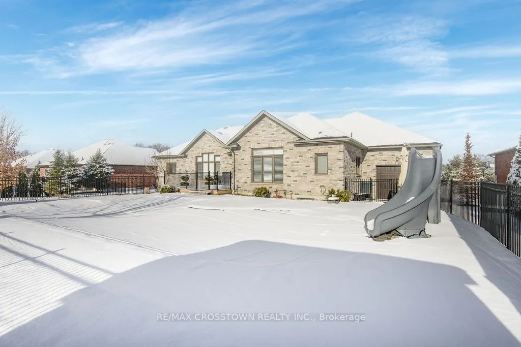 25 MENNILL Drive