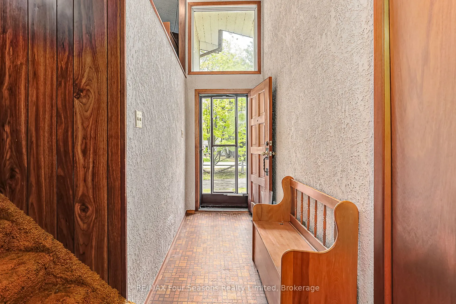 828 Oxbow Park Drive