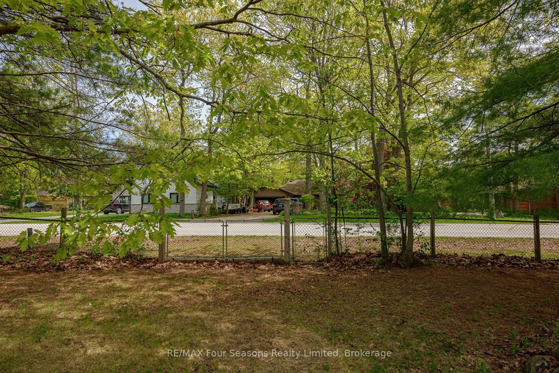 828 Oxbow Park Drive