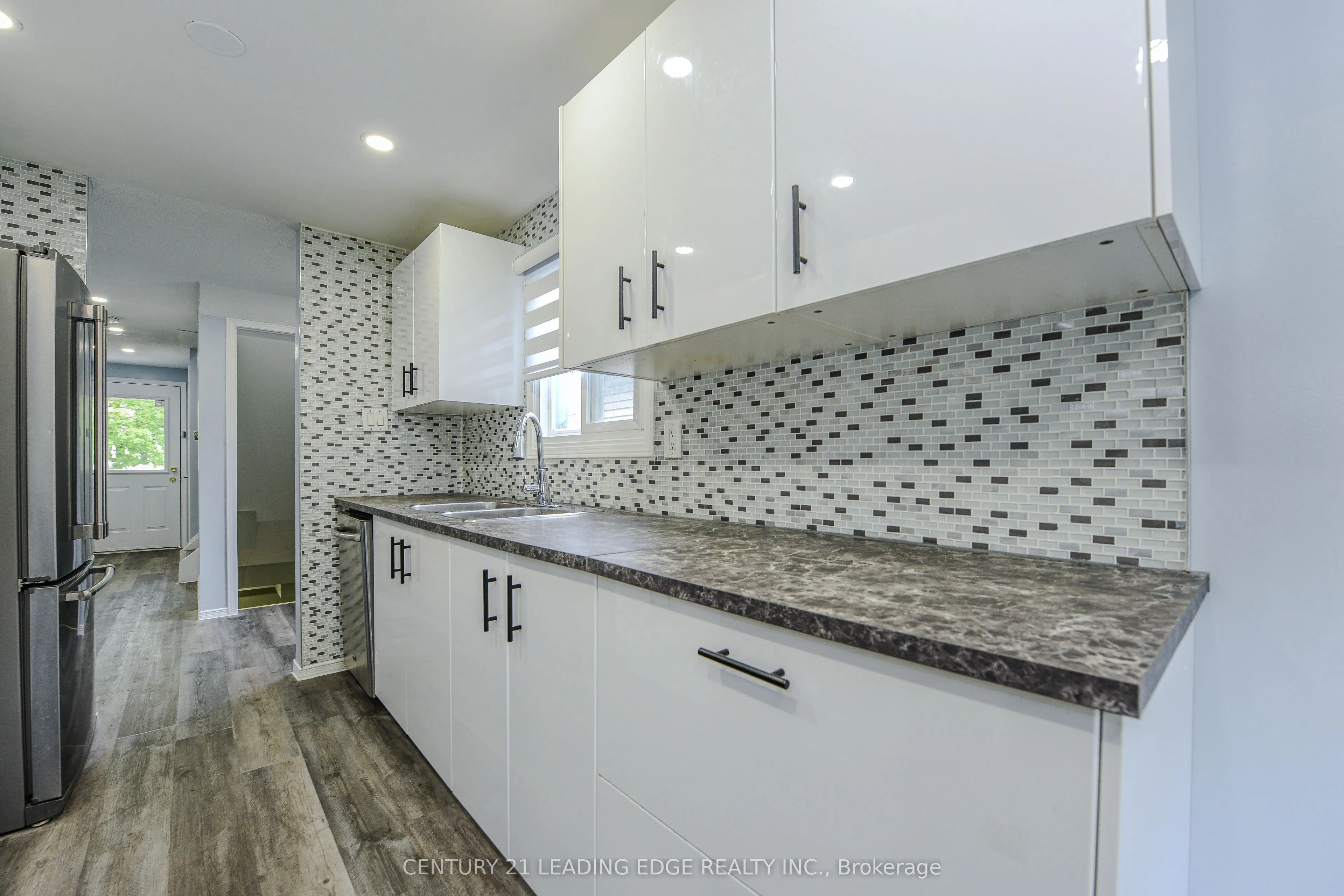 169 Hickling Trail