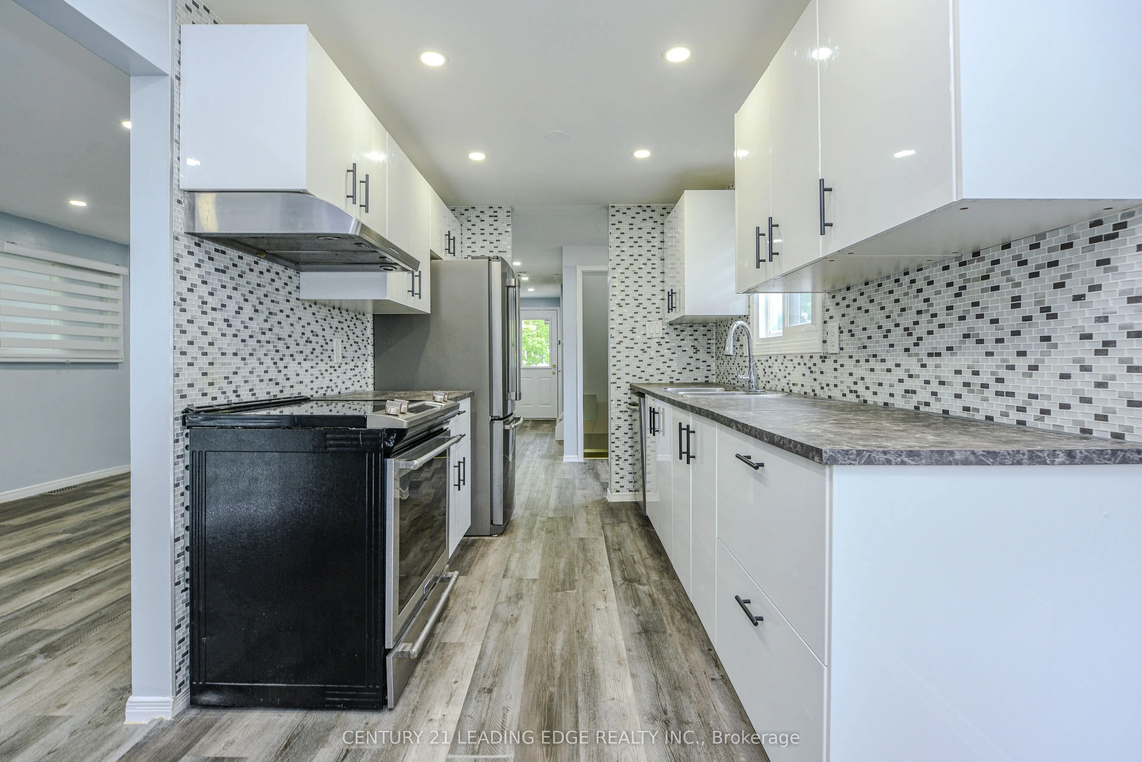 169 Hickling Trail