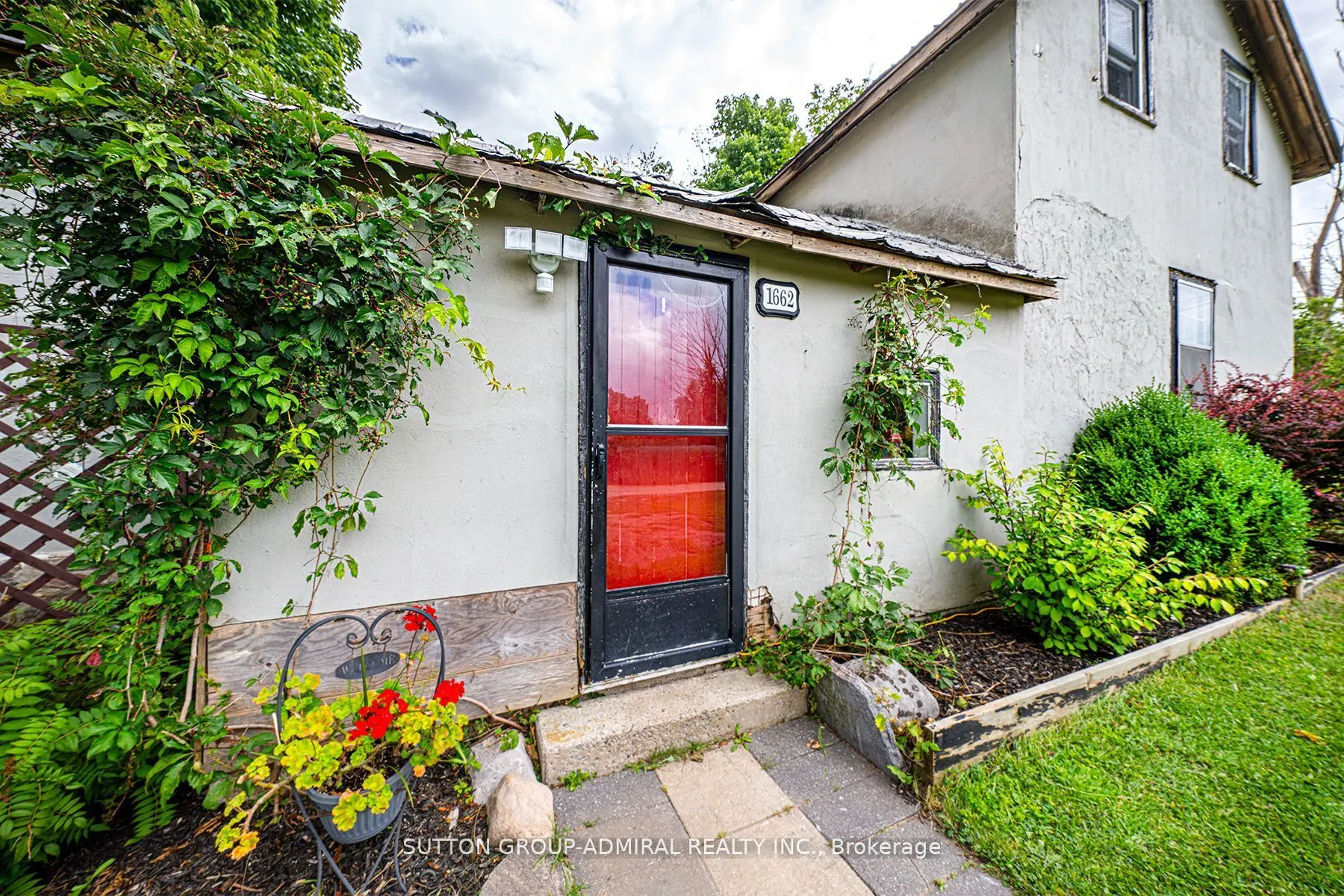 1662 Penley Road