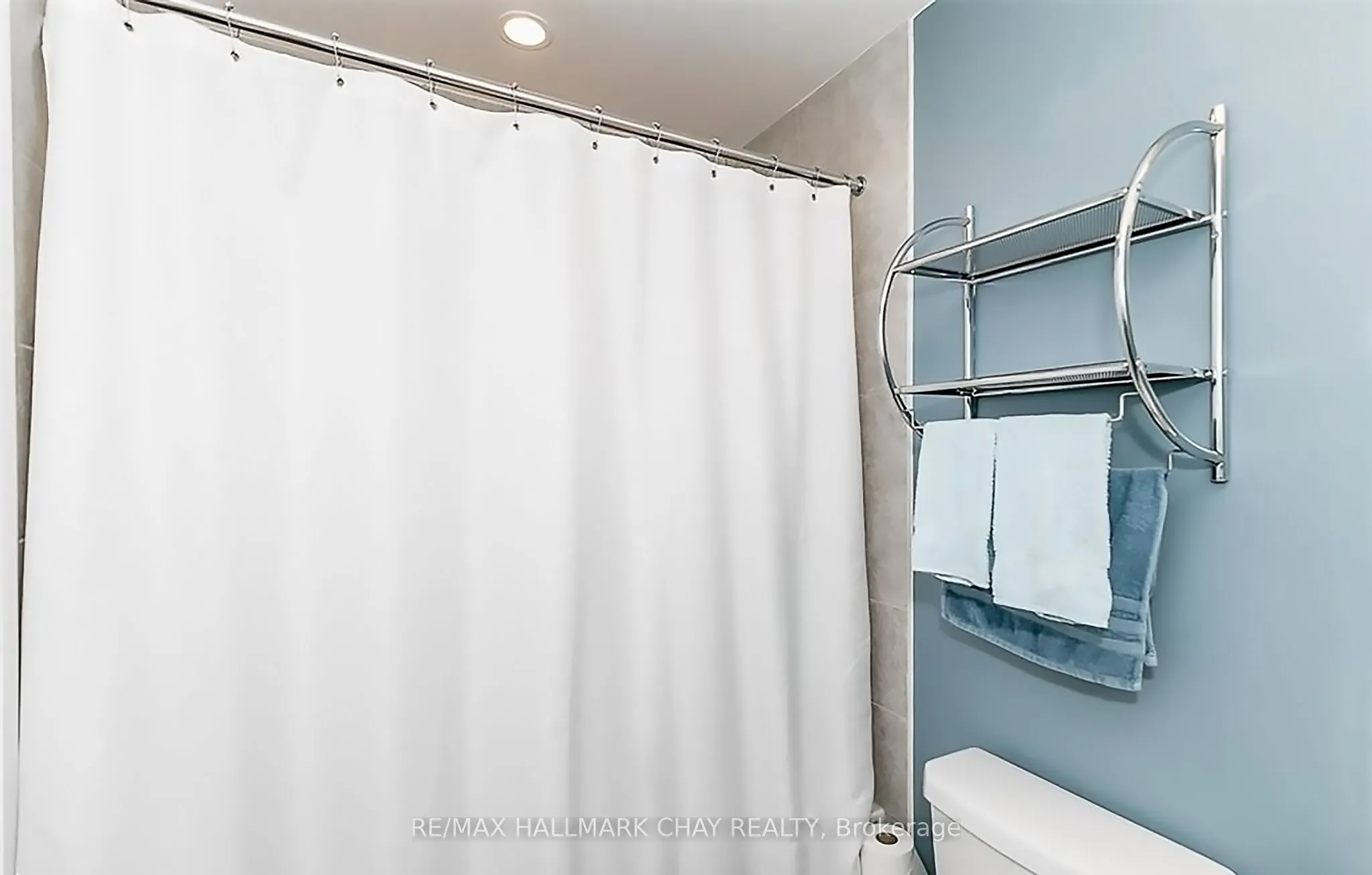 306 Essa Road #302