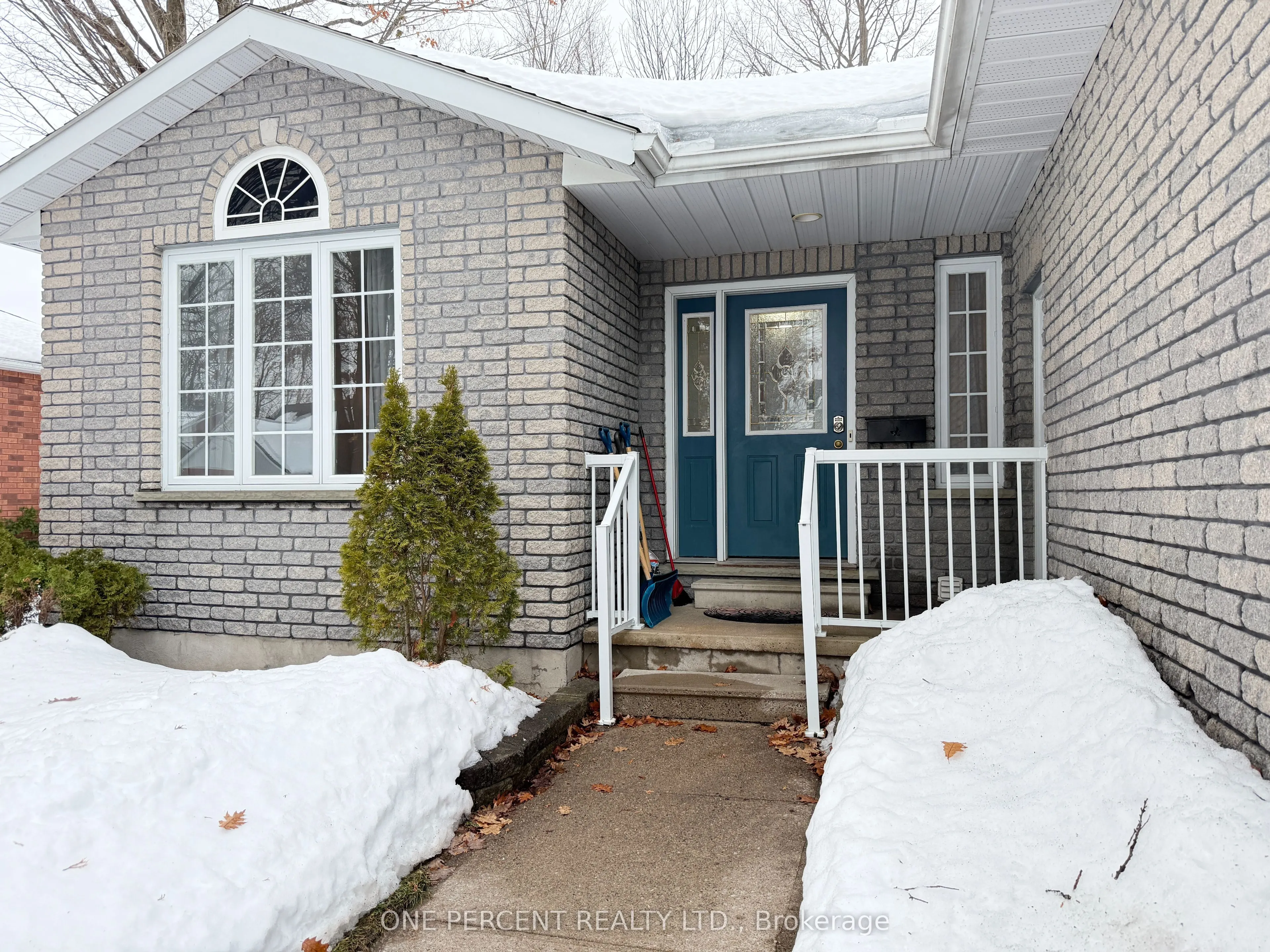 872 Dominion Avenue