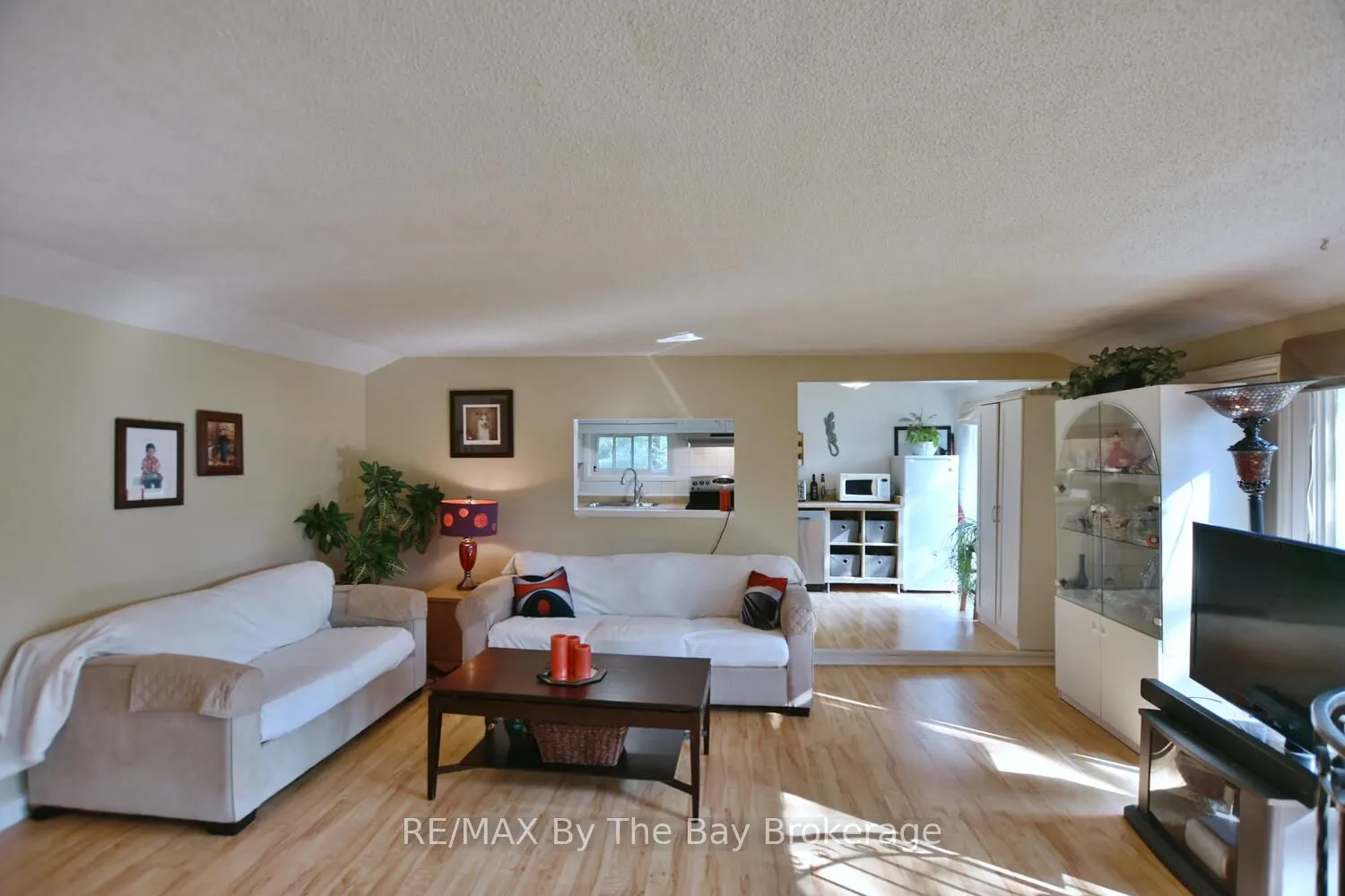 103 Sunnidale Road S