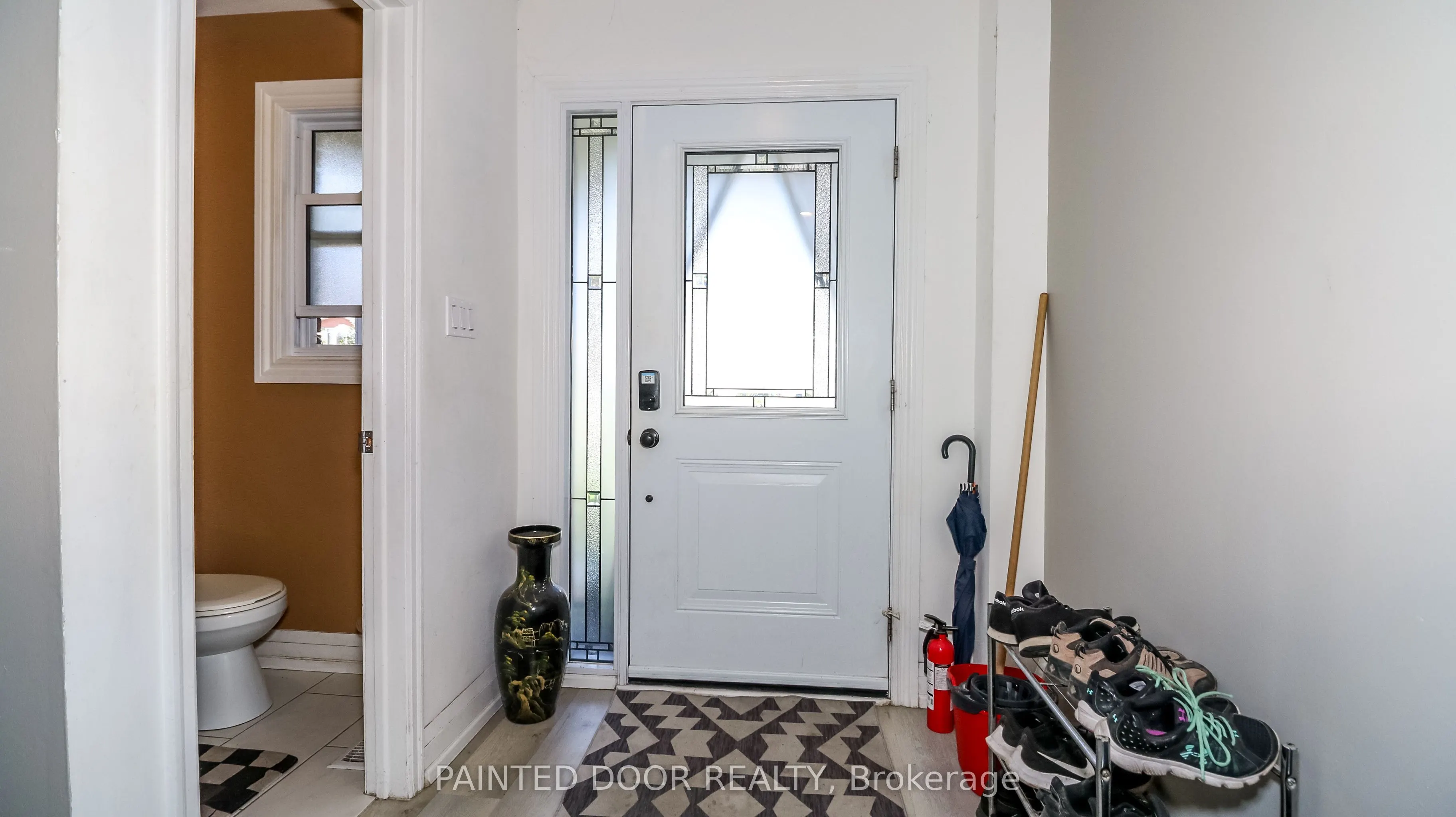 33B Cundles Road E