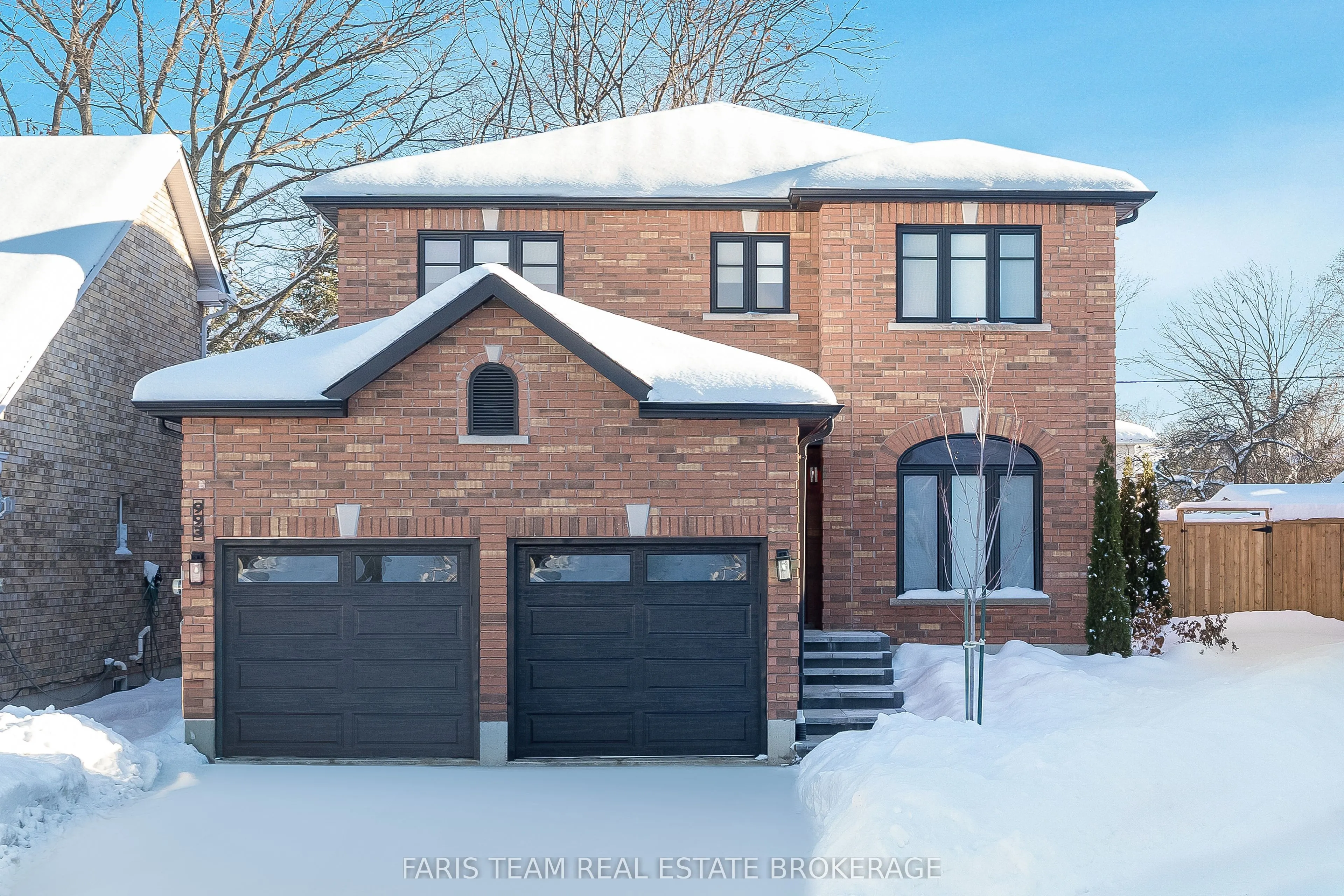 993 Whitney Crescent