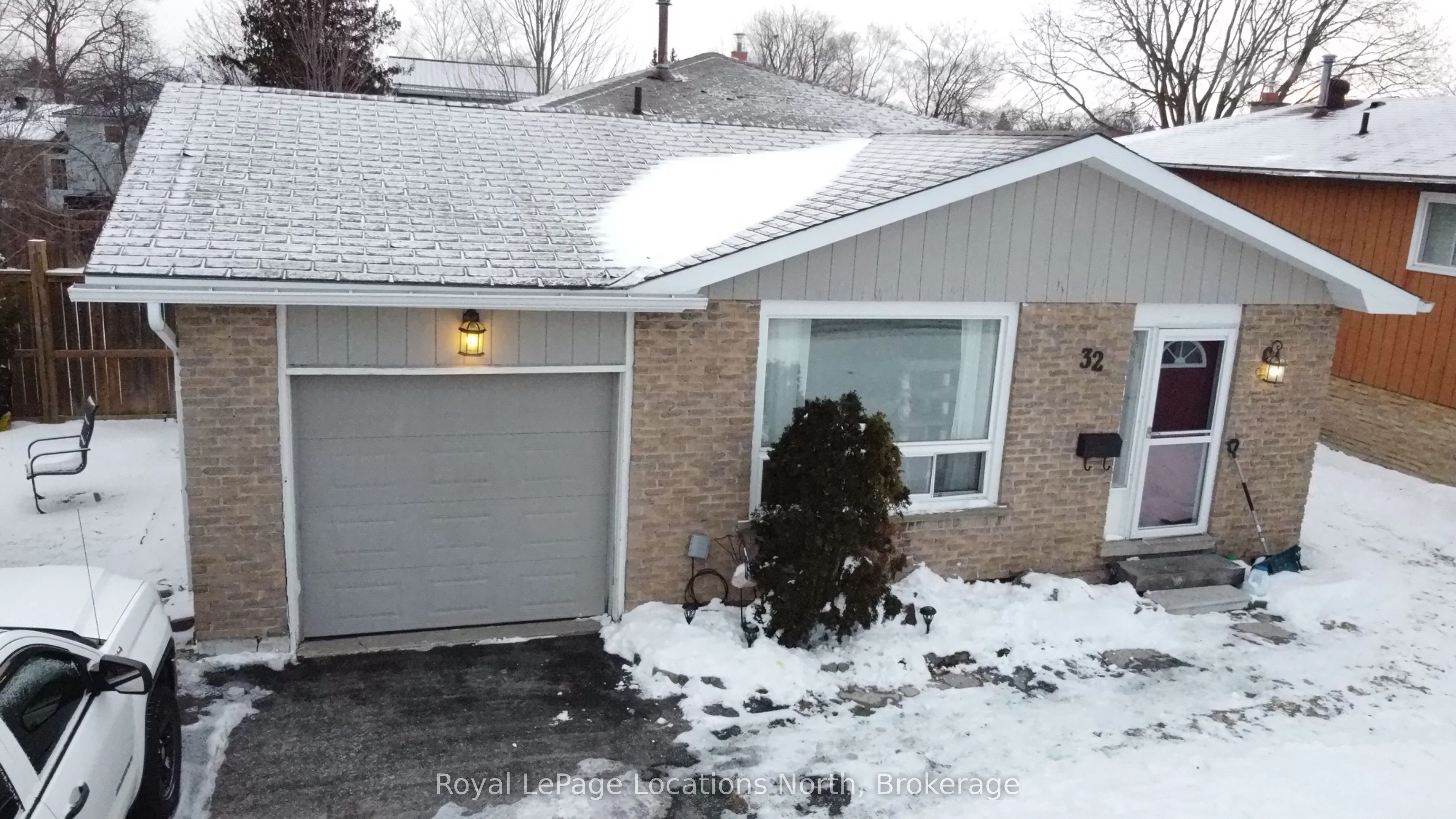 32 Courtice Crescent