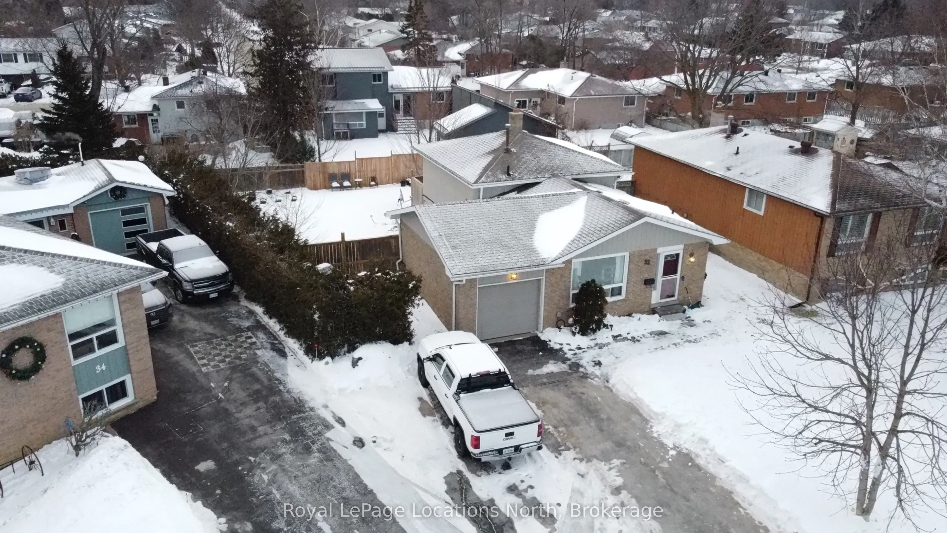 32 Courtice Crescent