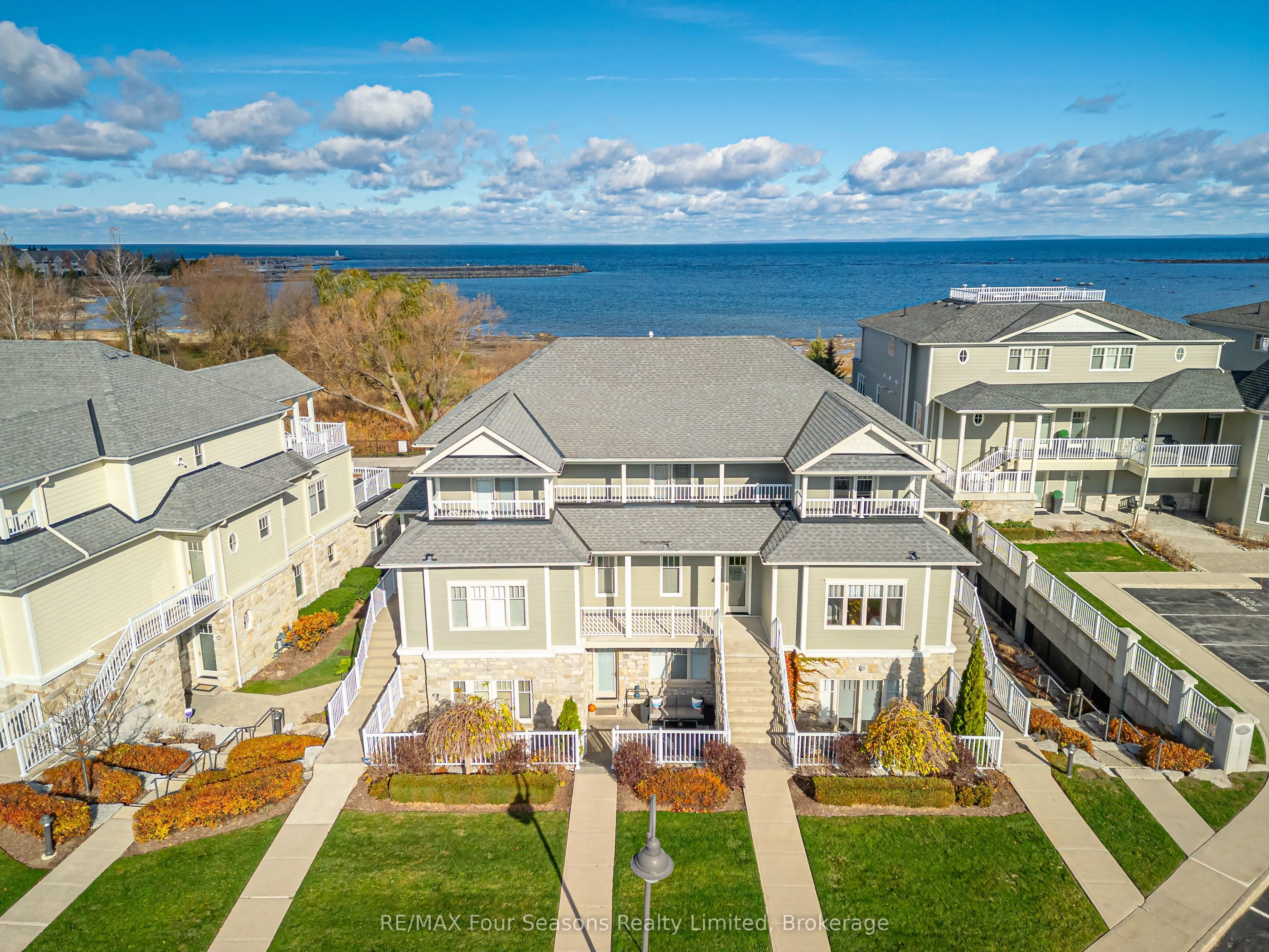40 Trott Boulevard #306