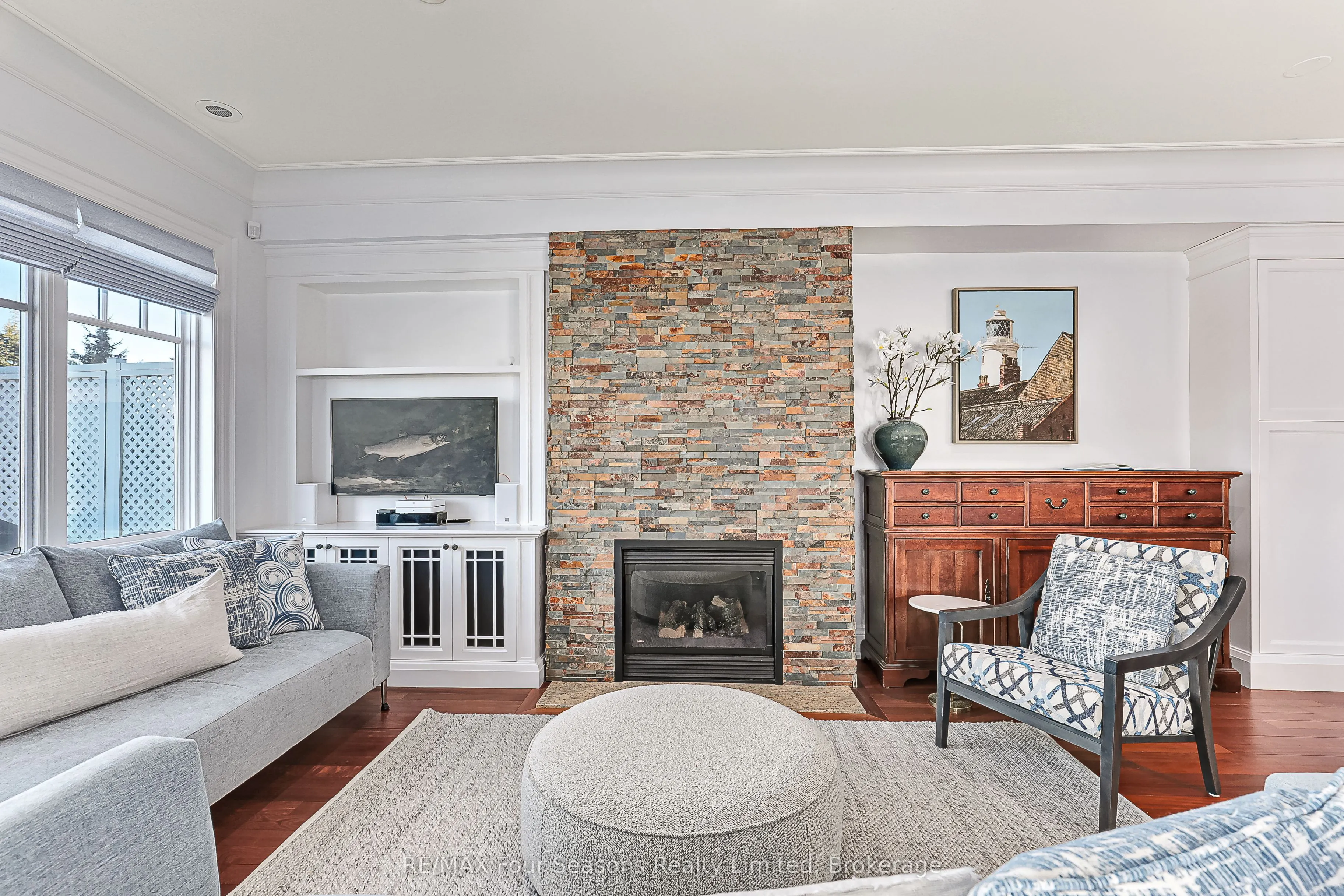40 Trott Boulevard #306