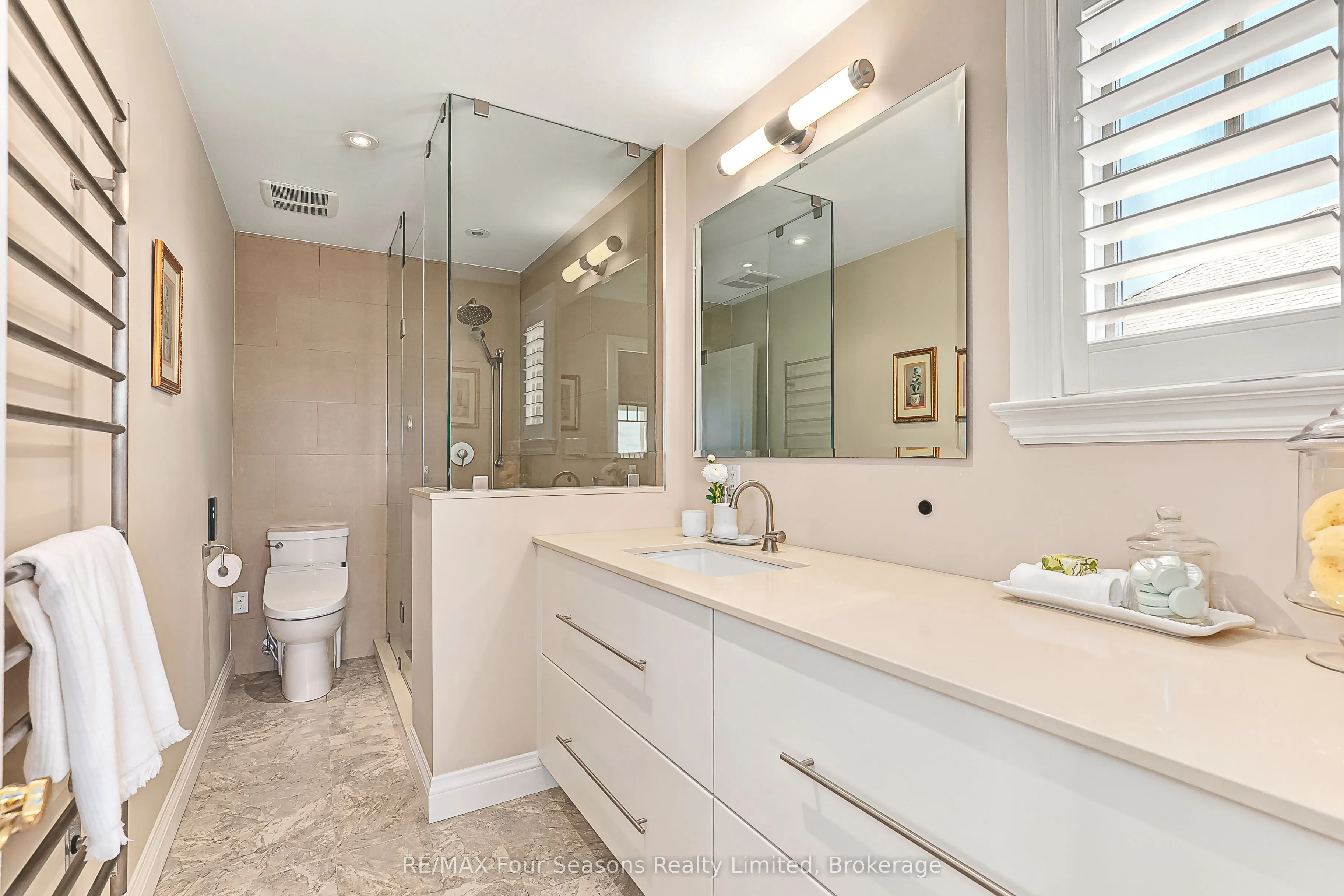 40 Trott Boulevard #306