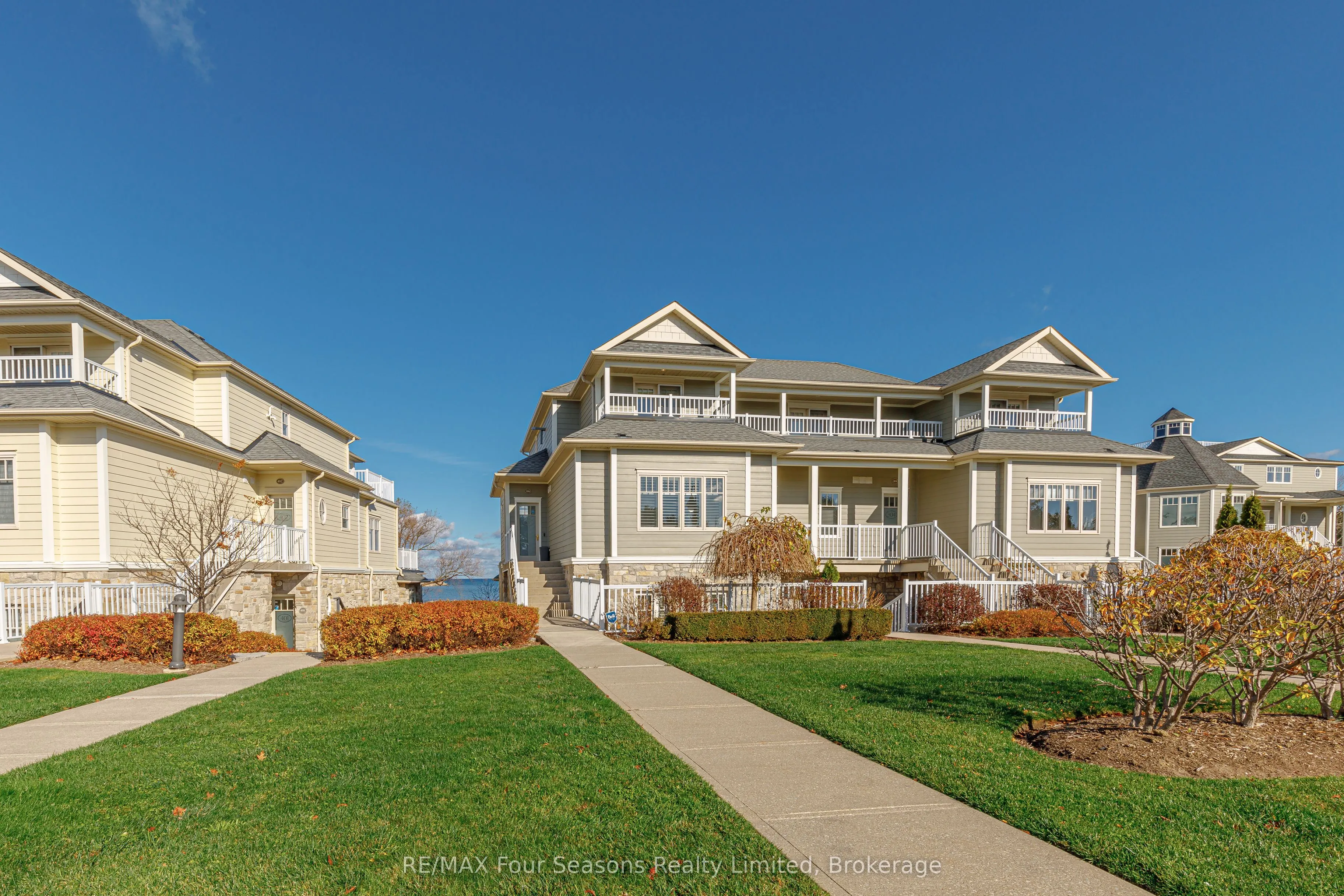 40 Trott Boulevard #306