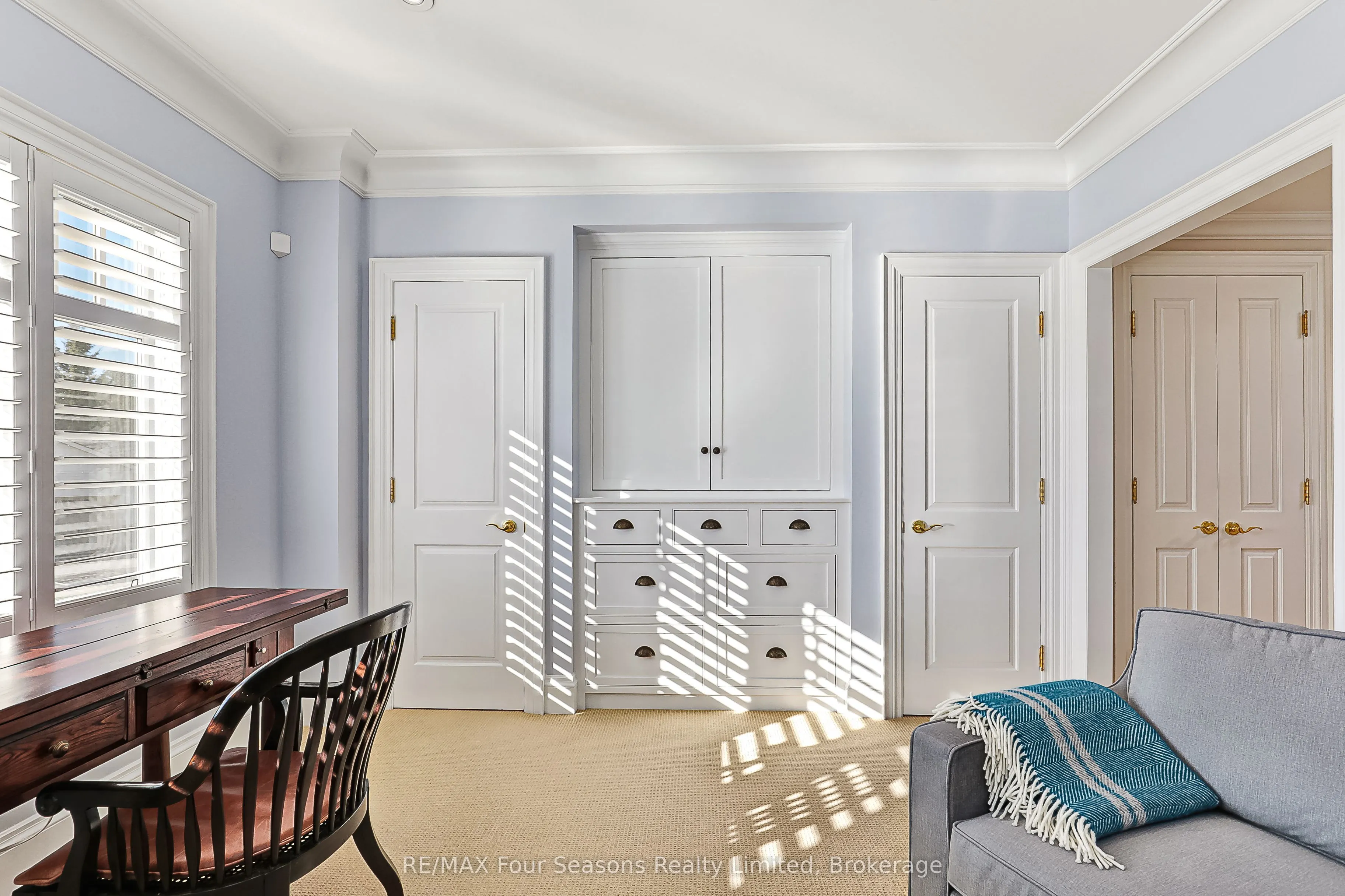 40 Trott Boulevard #306