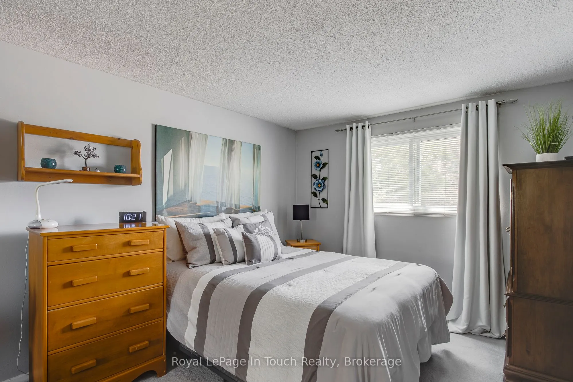 233 Innisfil Street #4