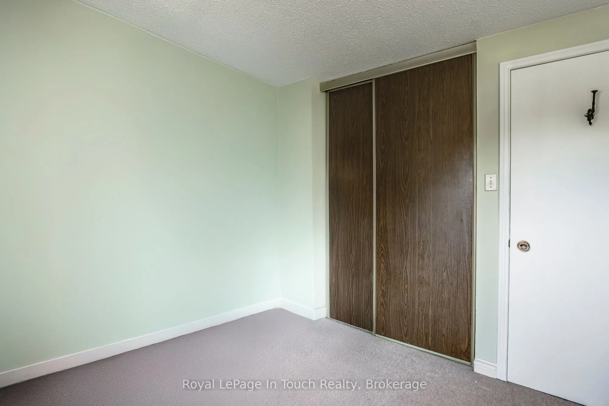 233 Innisfil Street #4