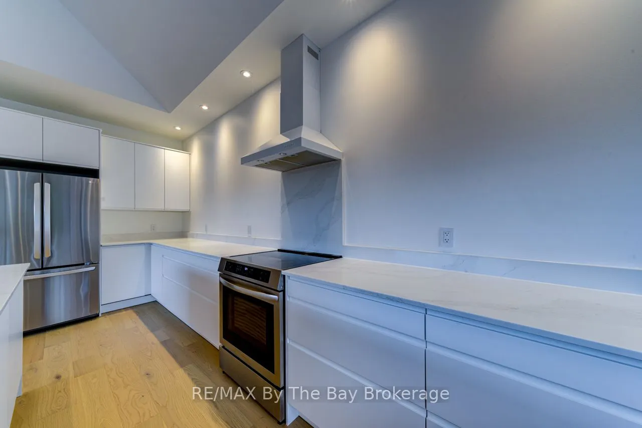 18 Raintree Court