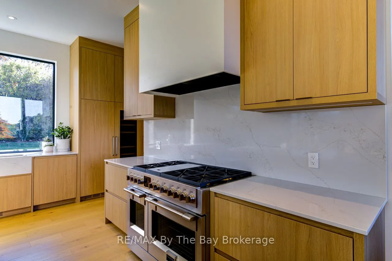 18 Raintree Court