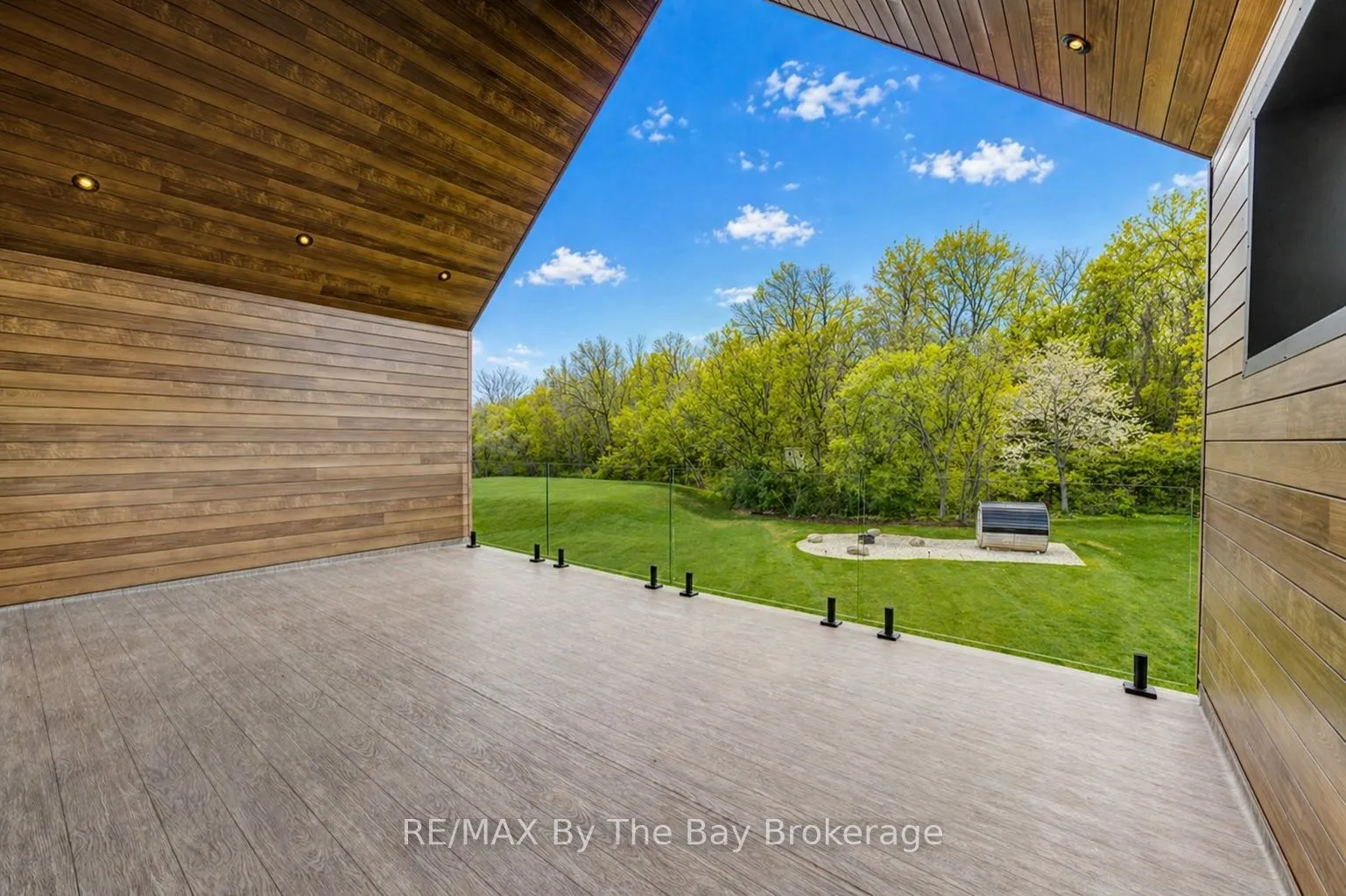 18 Raintree Court