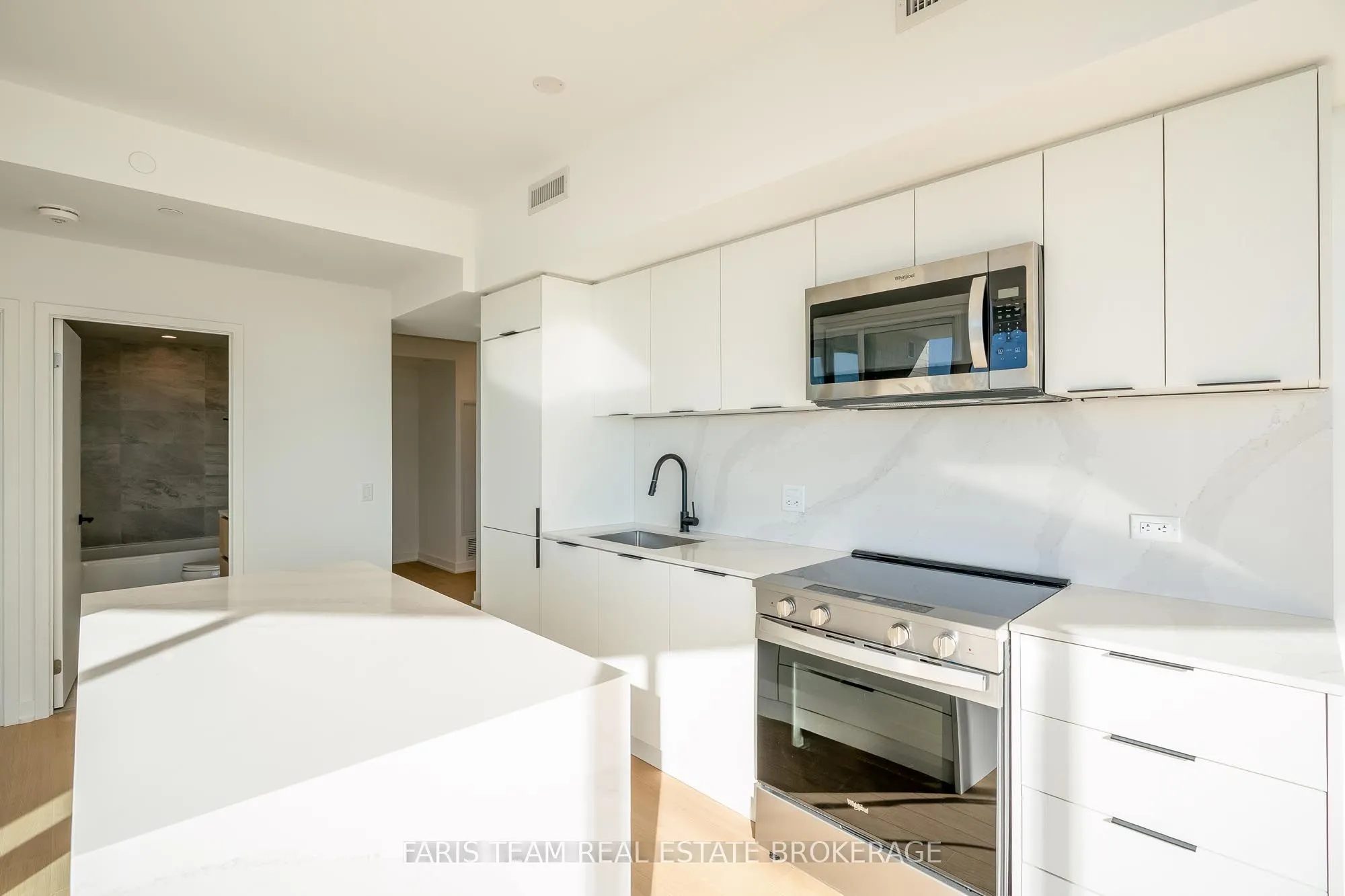 31 Huron Street #216