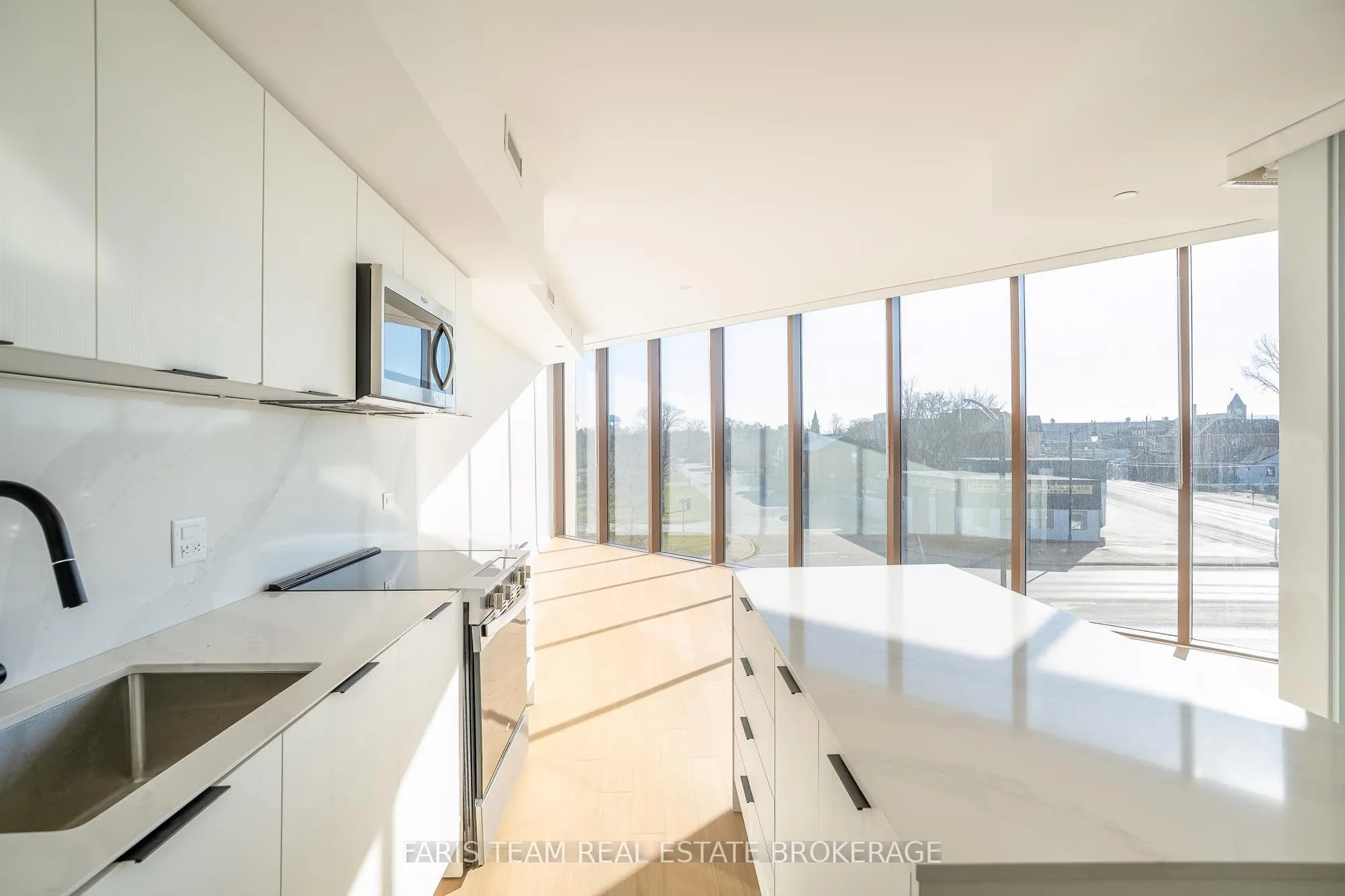 31 Huron Street #216